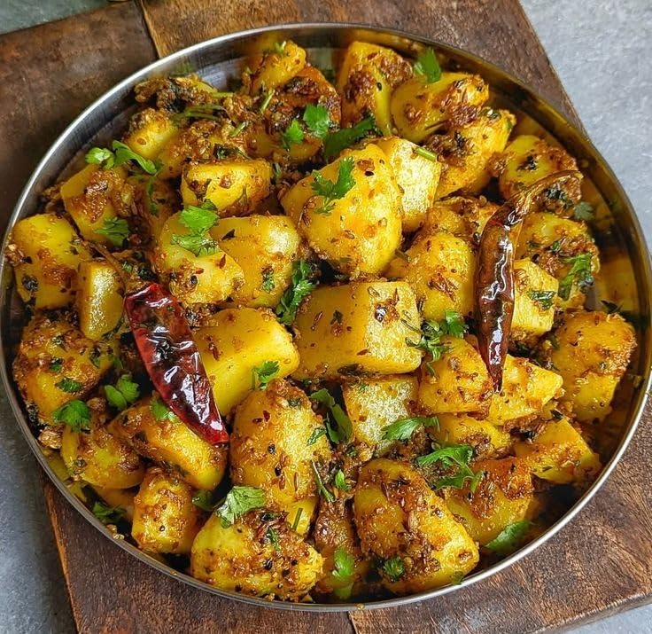 Hill दा Naturals Himalayan Potato Spice Mix, Ready to Cook with Heeng, Rock Salt, Roasted Chilli, Green Chilli, Green & dry Coriander, Cumin, Turmeric, Etc. - Image 3 thumbnail