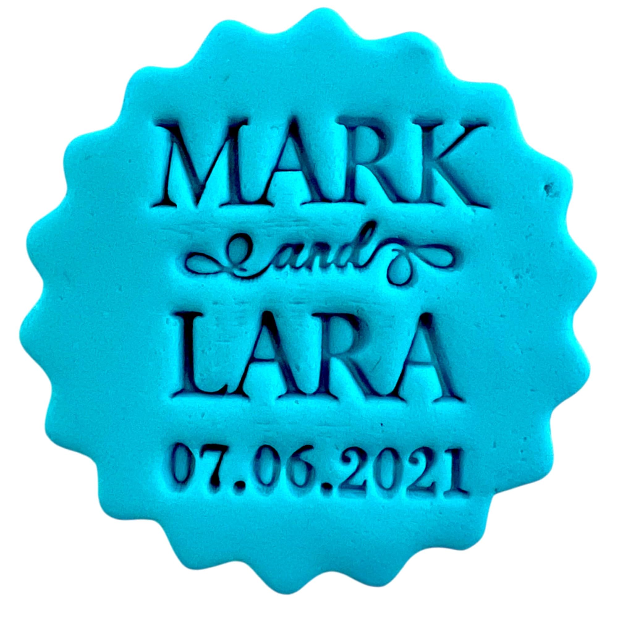 Personalised Cookie Stamp with Free Scallop Cutter, Wedding Couple Names 2, 5cm Acrylic Biscuit Embosser, Food-Safe Plastic Baking Tool, Fits M&S All Butter Biscuits (Design 9)