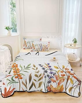 Full Size Quilt Set, Farmhouse Orange Flower Berry Plant Lightweight Bedspread Coverlet Set Soft Microfiber Summer Quilt with 2 Pillow Shams, Farm Lavender 3 Piece Comforter Bedding Set