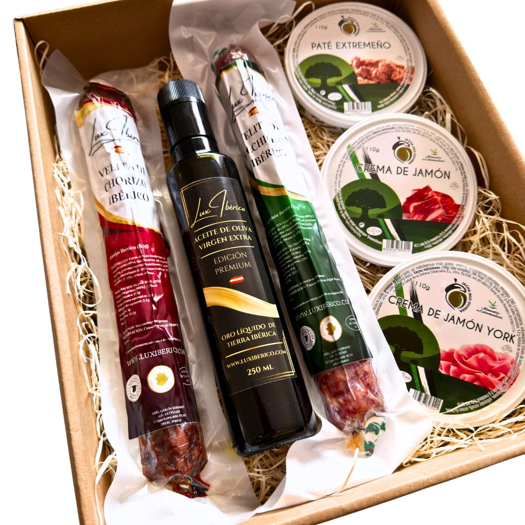 LUX IBÉRICO - Cesta Gourmet Zurbarán - Patés y Embutido Ibérico | Velitas de chorizo y salchichón ibérico, tres patés extremeños y aceite de oliva virgen extra. Lista para regalar.