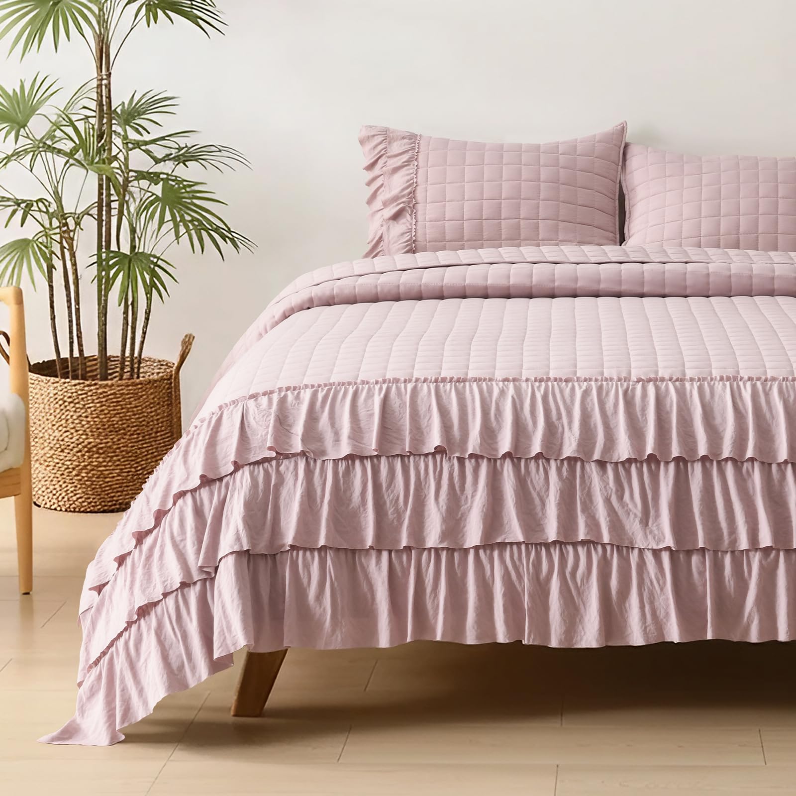 HORIMOTE HOME Dusty Pink Ruffled Quilt Set Twin Size, Classic Geometric Square Stitched Pattern, Pre-Washed Farmhouse Shabby Chic Microfiber Lightweight Bedding Set Bedspread Coverlet for All Season