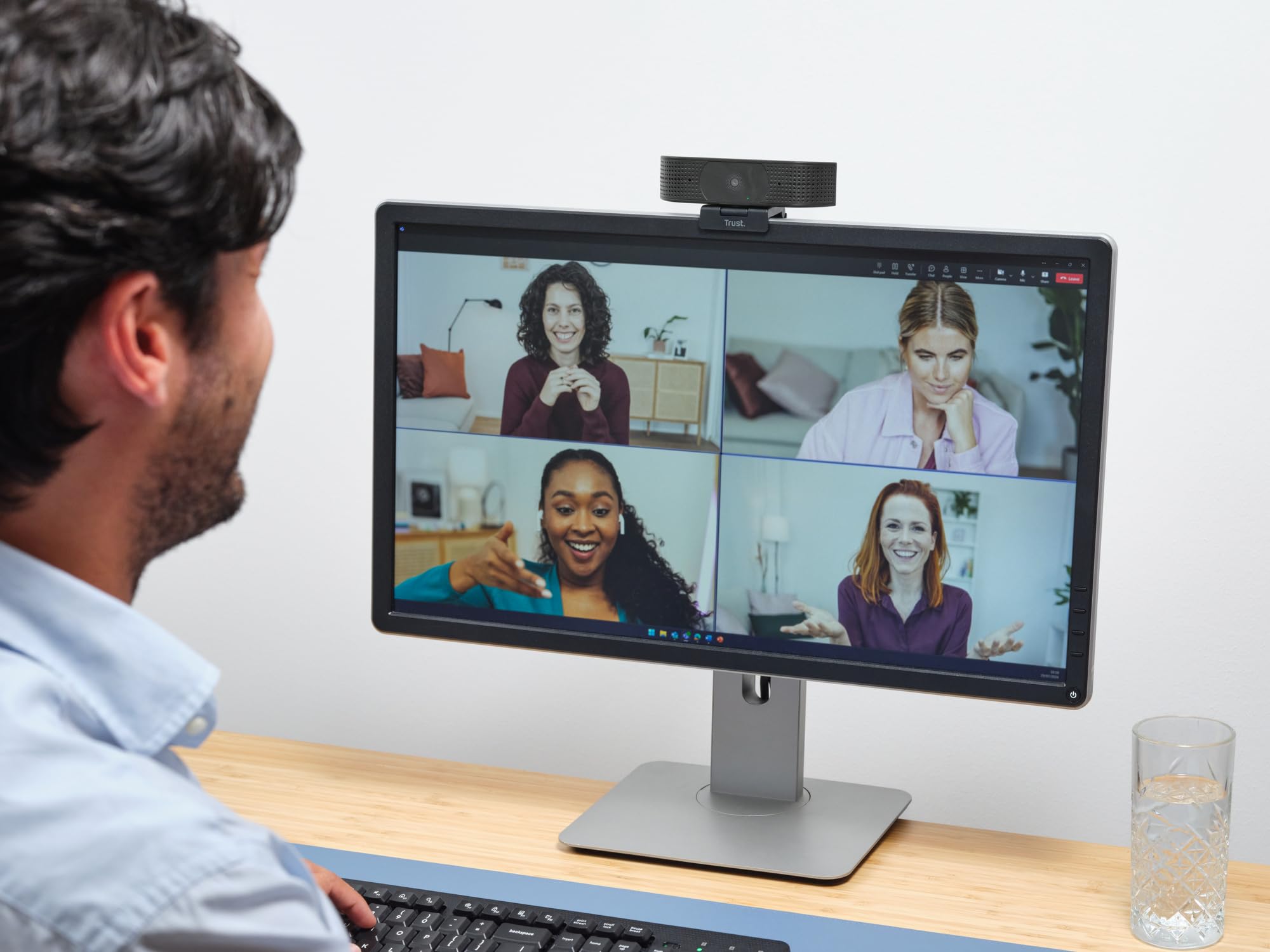 Trust Teza Webcam per PC 4K Ultra HD, 3840x2160, 2 Microfoni e Messa a Fuoco Automatica, USB Plug & Play, Web Camera per Teams, Zoom, Skype, Portatile, Laptop, Mac, Macbook - Nero