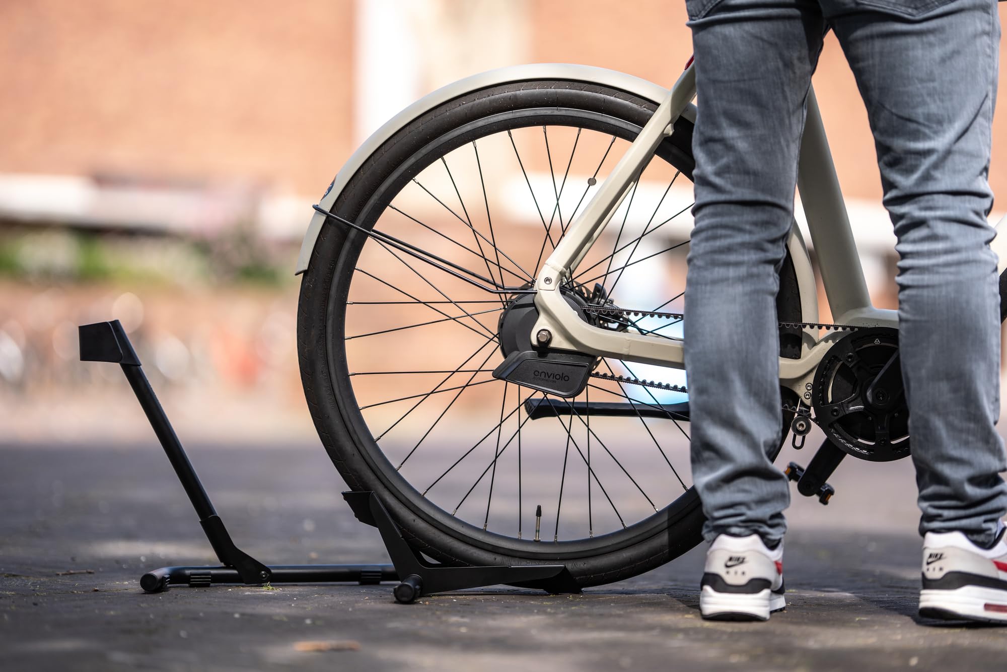 BBB Cycling Stilvoller Fahrrad-Abstellständer für Aufbewahrung und Reparatur Universelle Kompatibilität Robuster Fahrradständer für Rennräder, Citybikes und Mountainbikes SteadyUP BTL-156