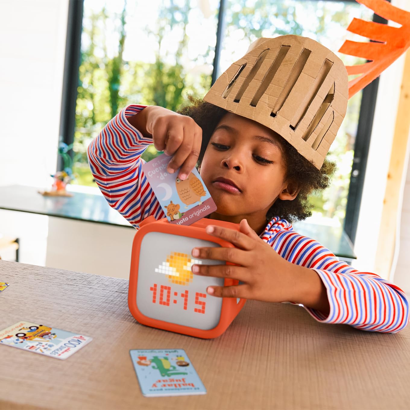 Yoto Confezione di ispirazione 3-7 anni - 6 carte con racconti audio per bambini in spagnolo senza schermi. Storie per imparare e quiz interattivi. Compatibile con Yoto. Età 3+.