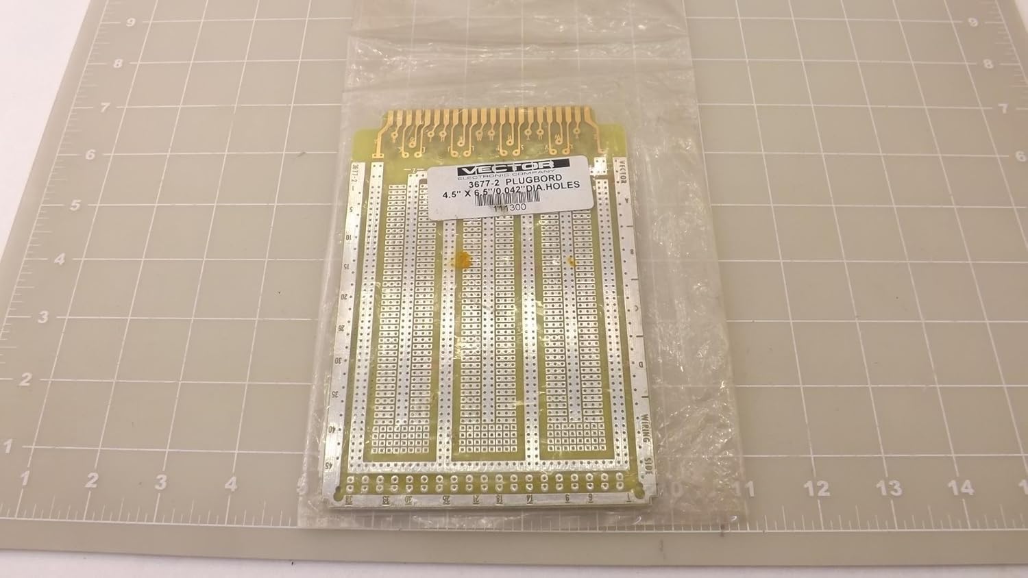 PCB Plugboard, 22/44 @0.156Card Edge, 3-Hole Pads - 3677-2