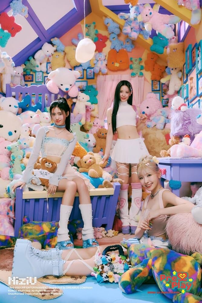 NiziU  韓国盤1st Single Album 「Press Play 」 Amazon.com: NiziU Press Play 1st Single Album Press Version