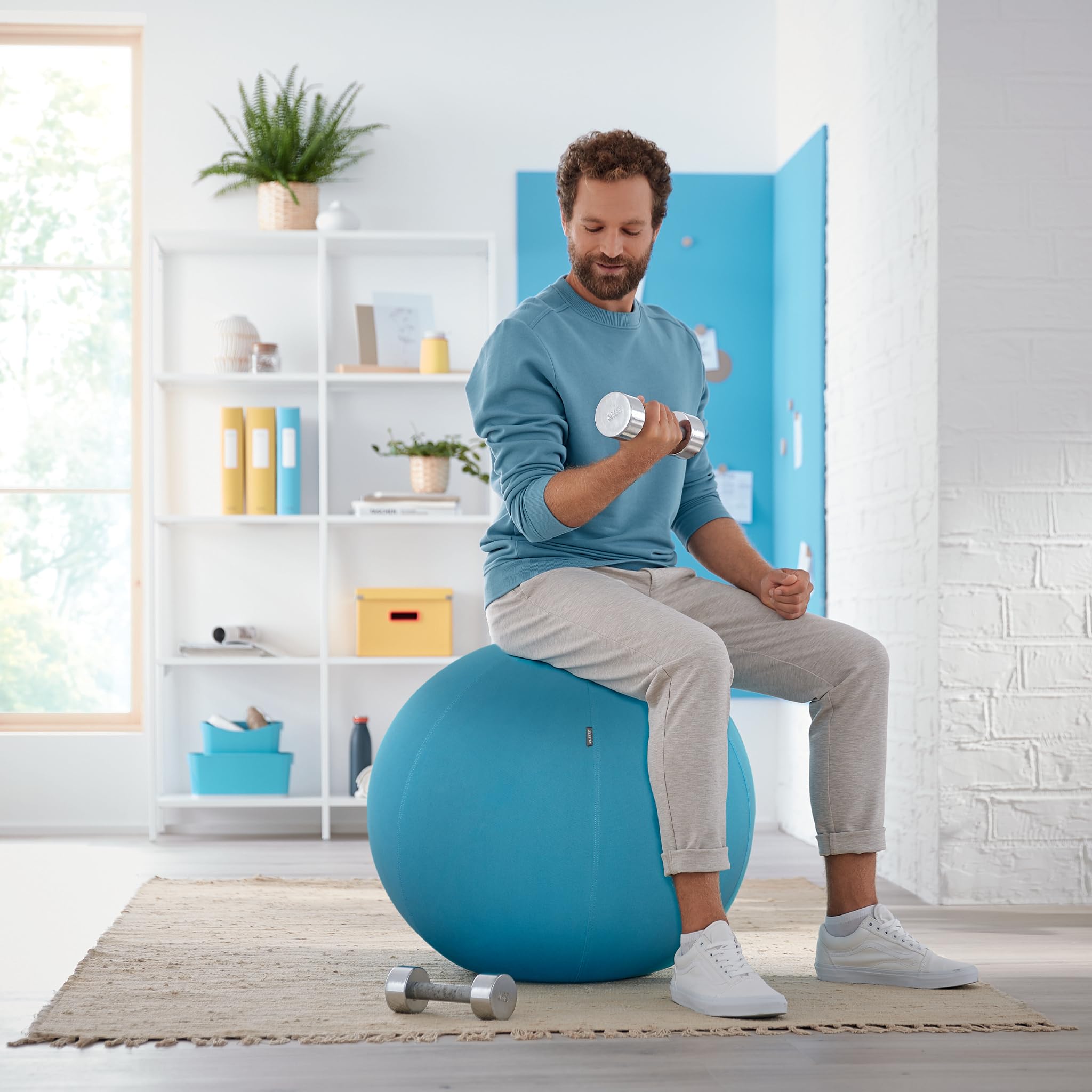 Leitz Ergo Cosy Active Palla da seduta dal Design Ergonomico con Rivestimento in Tessuto, Sfera Interna, Pompa ad Aria Manuale e 2 Tappi, 650 mm x 650 mm x 650 mm - Blu Calmo