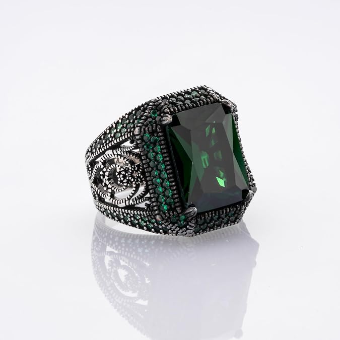 925 Sterling Silver Men's Ring GREEN Zircon Stone with Mini Zircon Decoration on the Sides