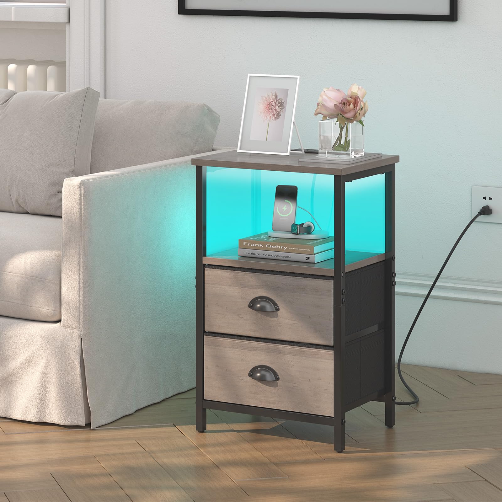 Mesita de noche con estación de carga, mesita de noche LED con 2 cajones de tela, mesa auxiliar gris con cajones, mesa auxiliar de almacenamiento de 2 niveles con cajones para dormitorio, gris 2