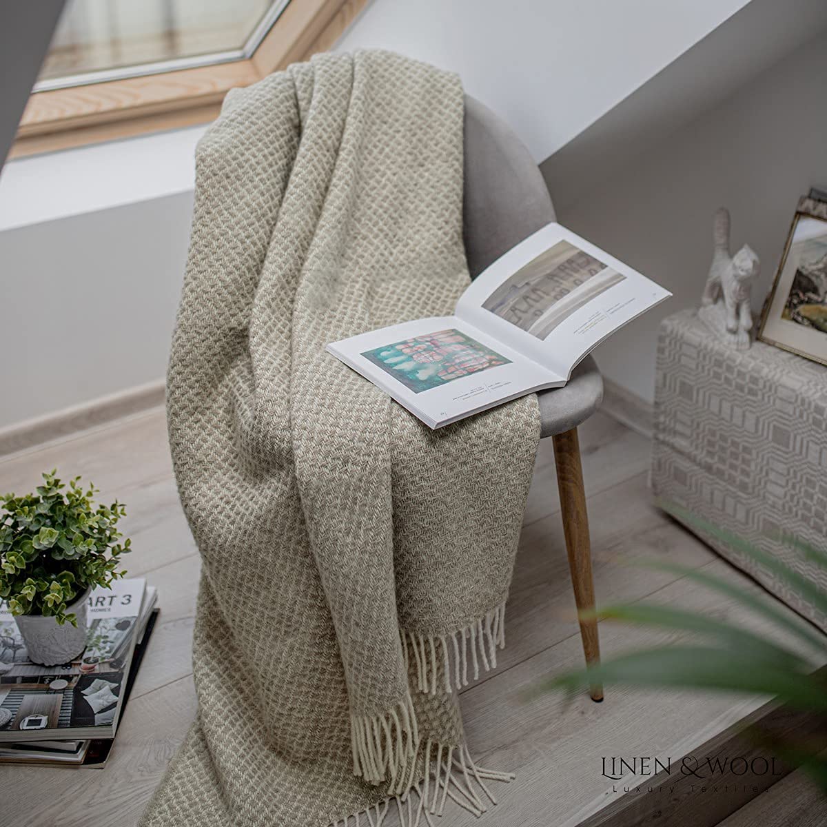 Linen & Cotton Warme Weiche Decke Wolldecke Wohndecke Kuscheldecke Sofia mit Fransen - 100% Reine Neuseeland Wolle, Beige (130 x 170 cm) Plaid Couch Sofa Bett Wohnzimmer Blanket Schurwolle Lammwolle