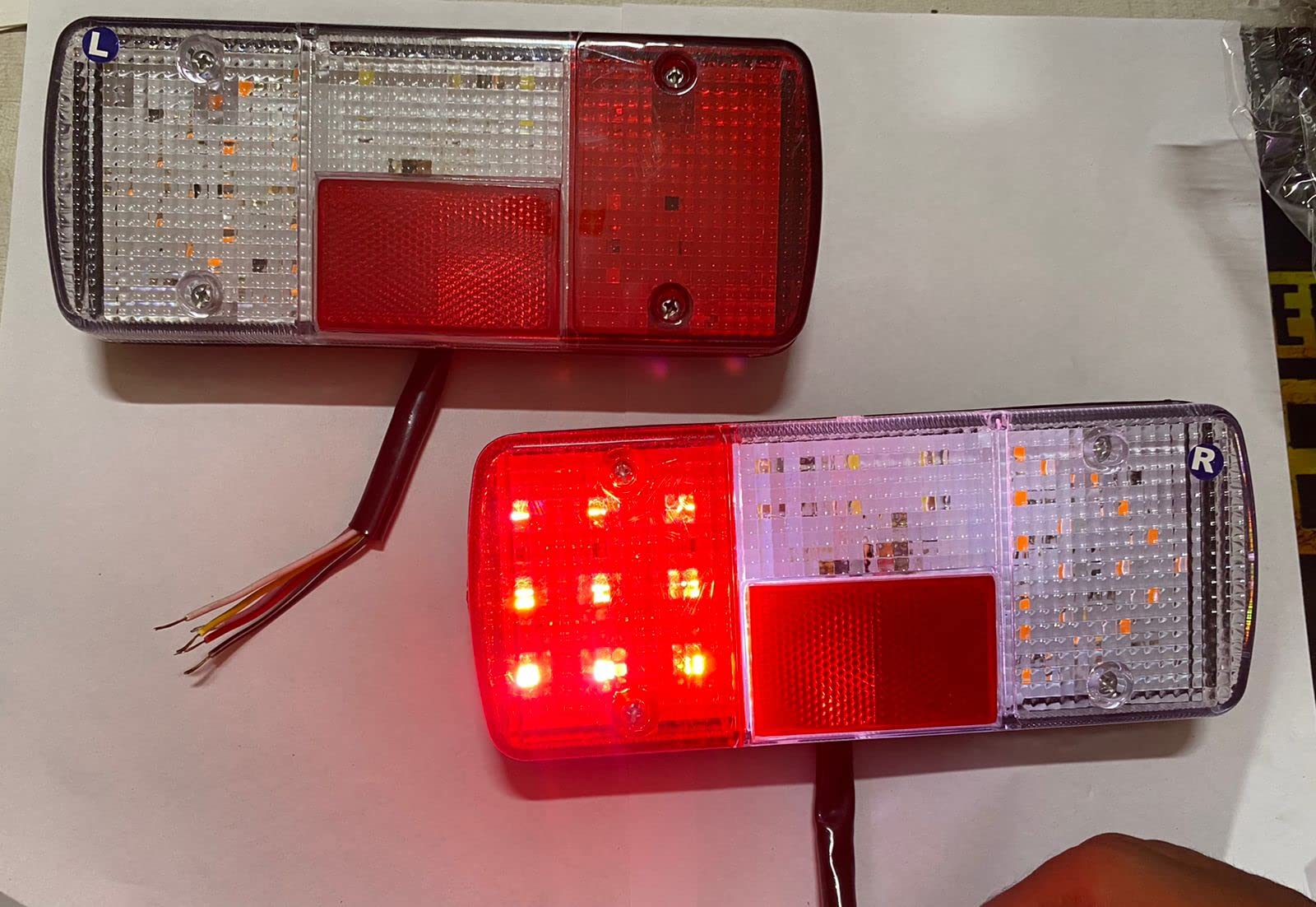 AUTO MT Tail Lights/Tail Lamp/Back Light/Turn Signal Indicator Assembly With Wiring and Bulb Easy to Fit Suitable for Mahindra ALFA Three Wheeler 2PC - Image 2 thumbnail