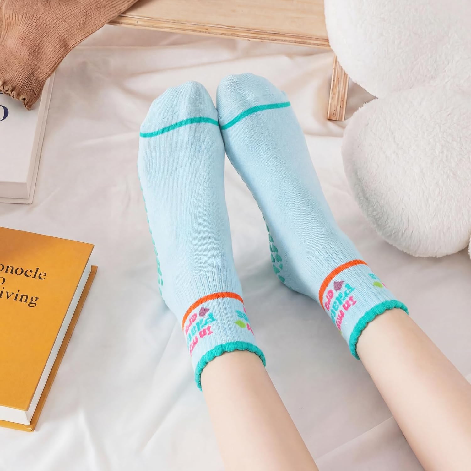 Halfchet 5 Pairs Women Pilates Grippy Socks Cute Non-slip Socks image 5
