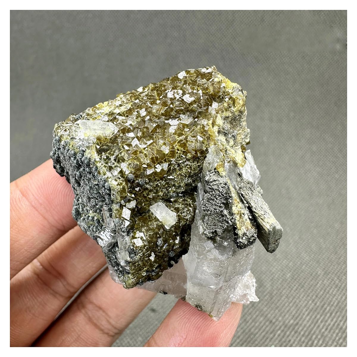 LQYXGS Crystal Stone Home Decor Natural Inner Crystals Symbiosis Mineral Specimen Quartz Crystals(67g 36 * 25 * 40mm)