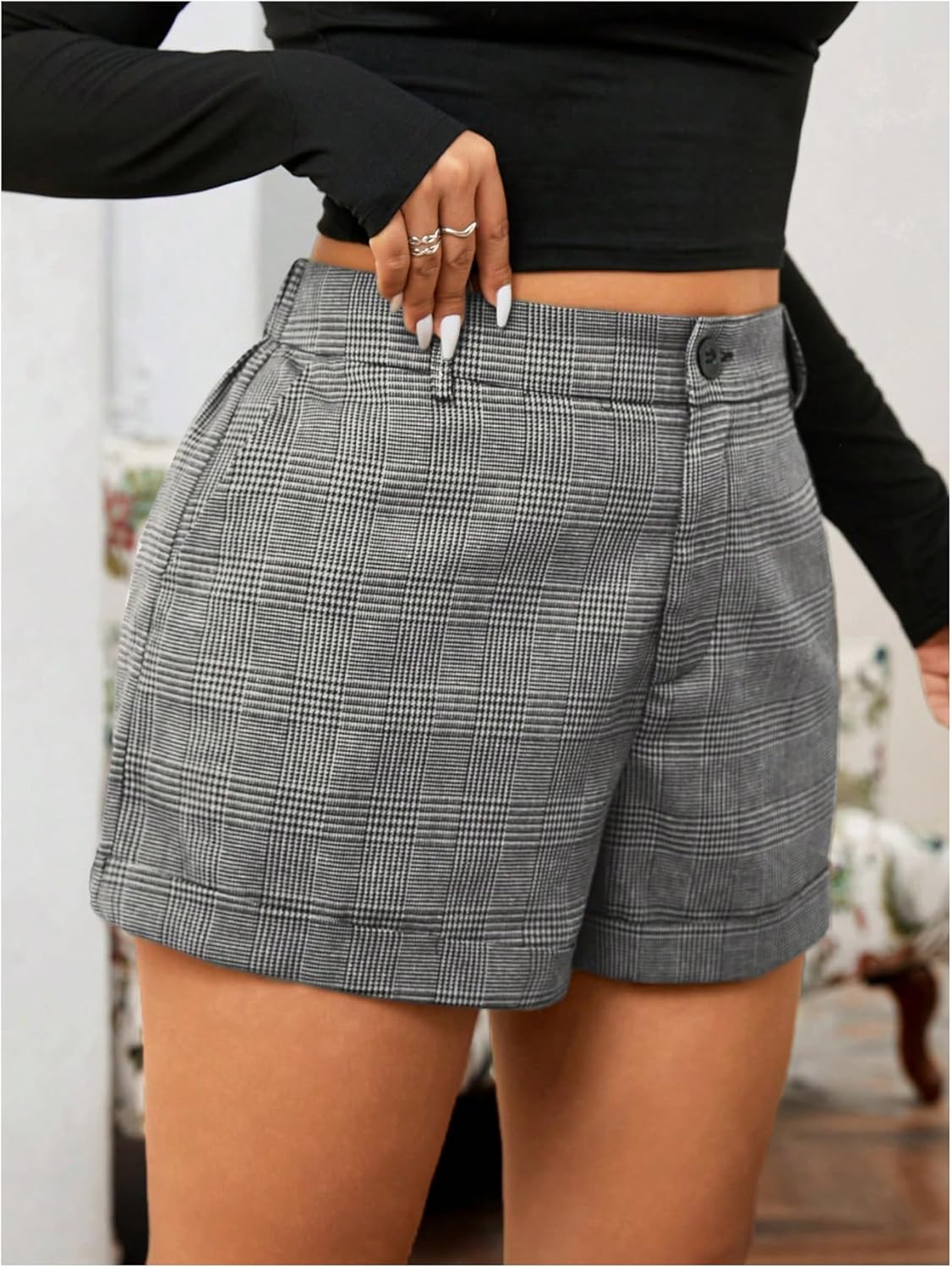 Floerns Women's Plus Size Plaid Elastic Waist Shorts Wide Leg Rolled Hem Dressy Shorts - Image 4