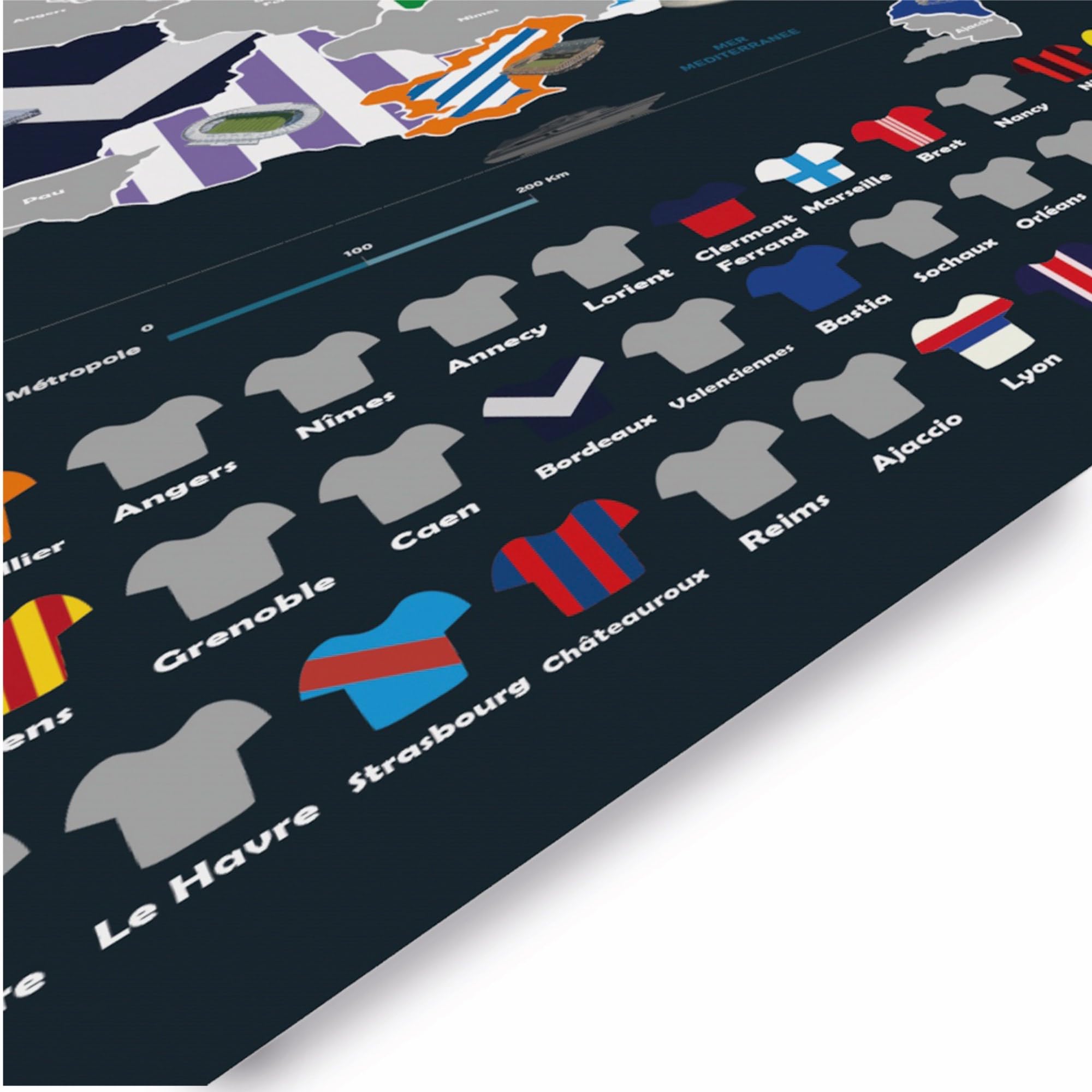 La Carte à Gratter des Stades de Football en France – Poster Collectible pour Fans de foot – Idée Cadeau Originale
