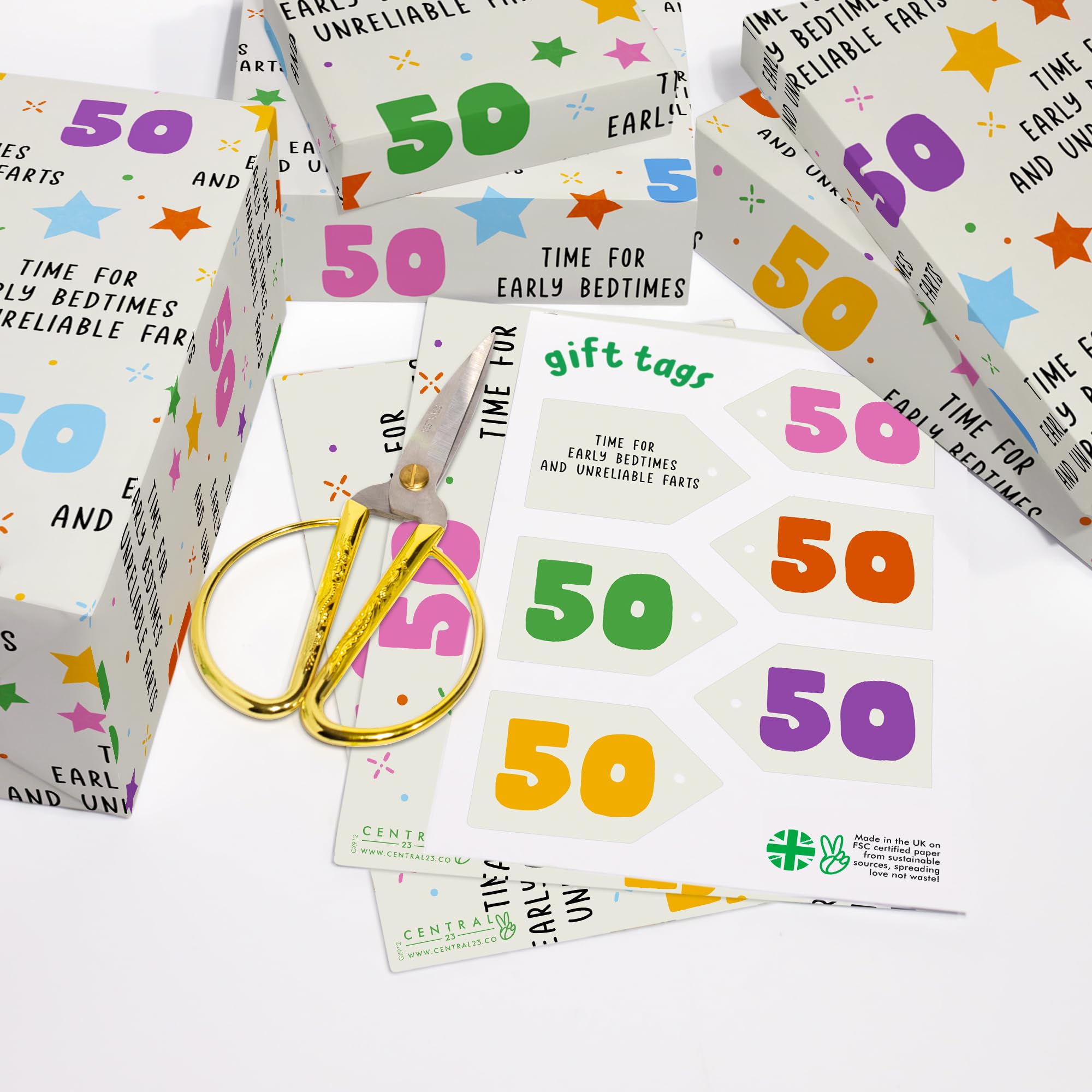Space Inpakpapier - 6 vellen geschenkverpakking & tags - Planet Galaxy Rocket Ship Star - Kids inpakpapier - Zwart Verjaardagspapier voor jongens en meisjes - met stickers - recyclebaar - Central 23