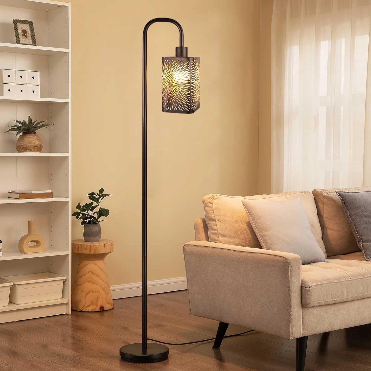 Lampa podłogowa do salonu, nowoczesna czarna lampa stojąca z rzeźbionym metalowym abażurem w kształcie fajerwerków, wysoka lampa podłogowa w stylu industrialnym z przełącznikiem nożnym do sypialni i