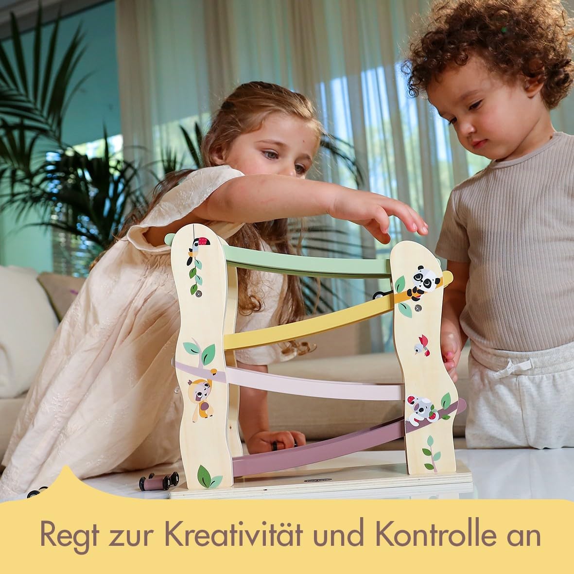 Tiny Love Spielzeug Holz-Rennwagen Rampe, Autorennbahn Holz mit 4 leichtgängigen Holzrennautos, feinmotorische Fähigkeiten, kognitive Entwicklung, natürliches Design, 18+ Monate, Boho Chic