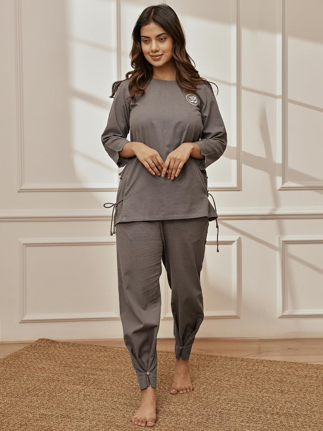 VASTRAMAY Abbigliamento da yoga da donna in cotone e lino, top ricamato con pantaloni dritti abbinati per comfort e stile