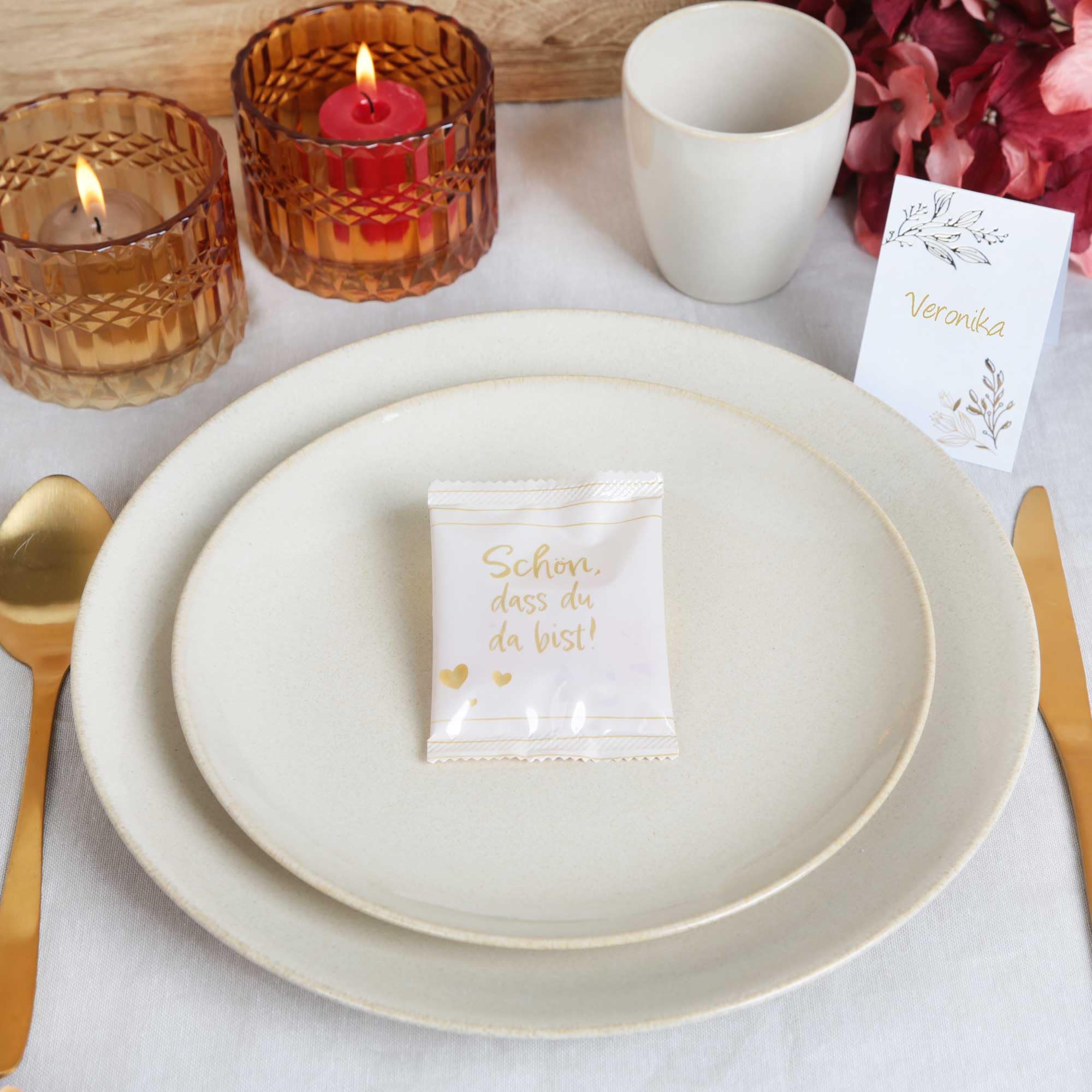 Logbuch-Verlag 100 Schön dass du da bist Gastgeschenke rote Herzen Gummibärchen für Hochzeit Geburtstag Event