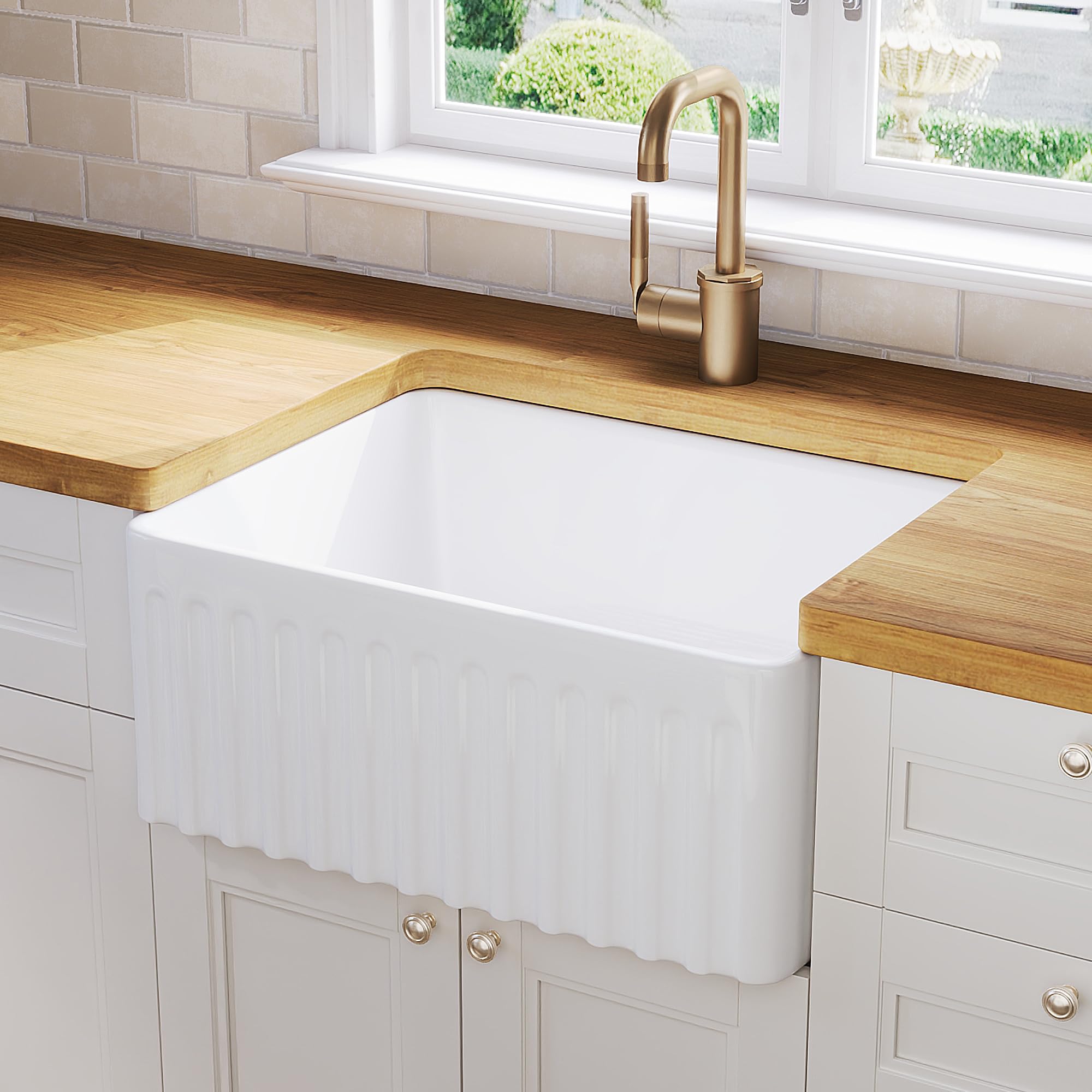 DeerValley Farmhouse Kitchen Sink Ceramic White,Reversible Apron Front Sink with Grid & Strainer,60.5 x 45.5cm Deep Bowl,Scratch & Stain Resistant