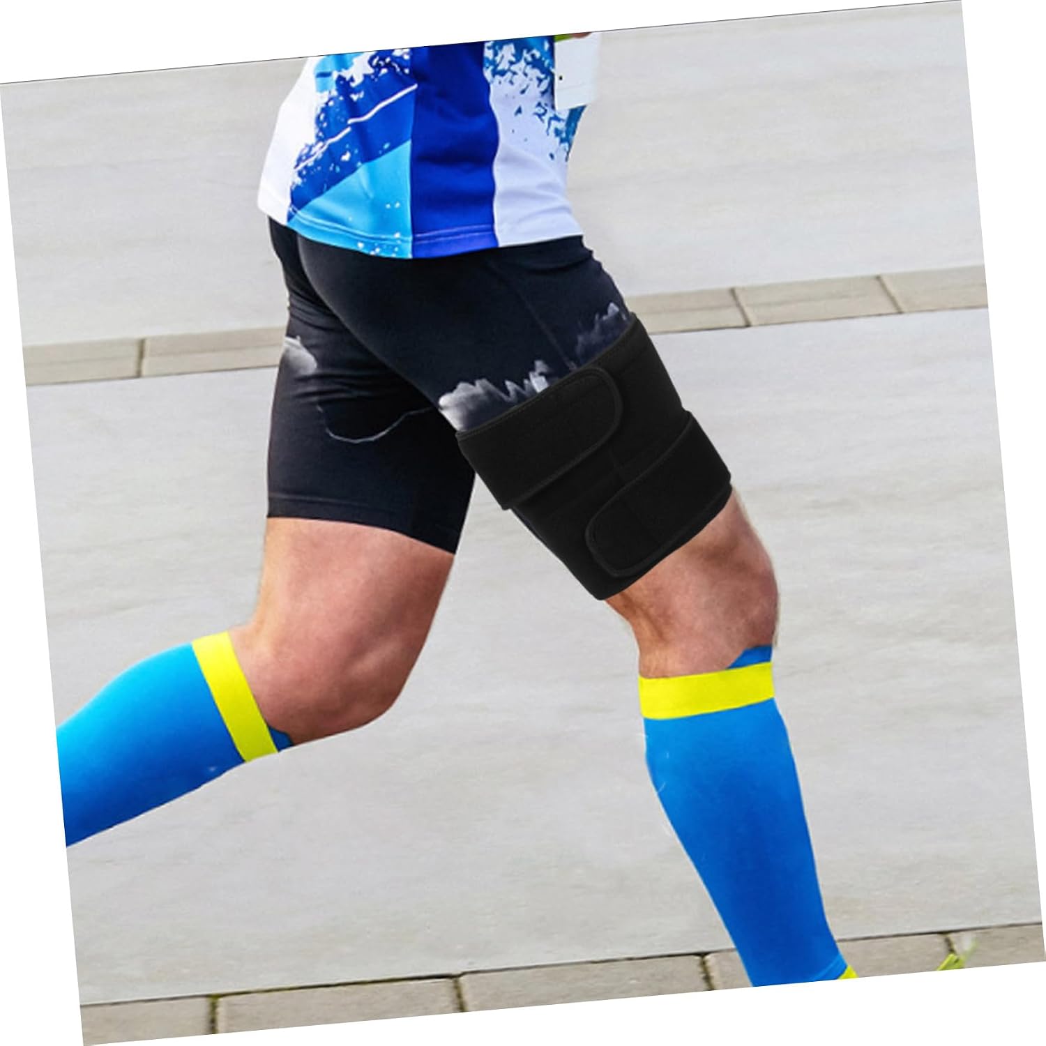 Thigh Compression Sleeve Adjustable Fitness Band Breathable Sports Brace for Men and Women, Large Size Support for Muscle Strain and Basketball Outdoor Training