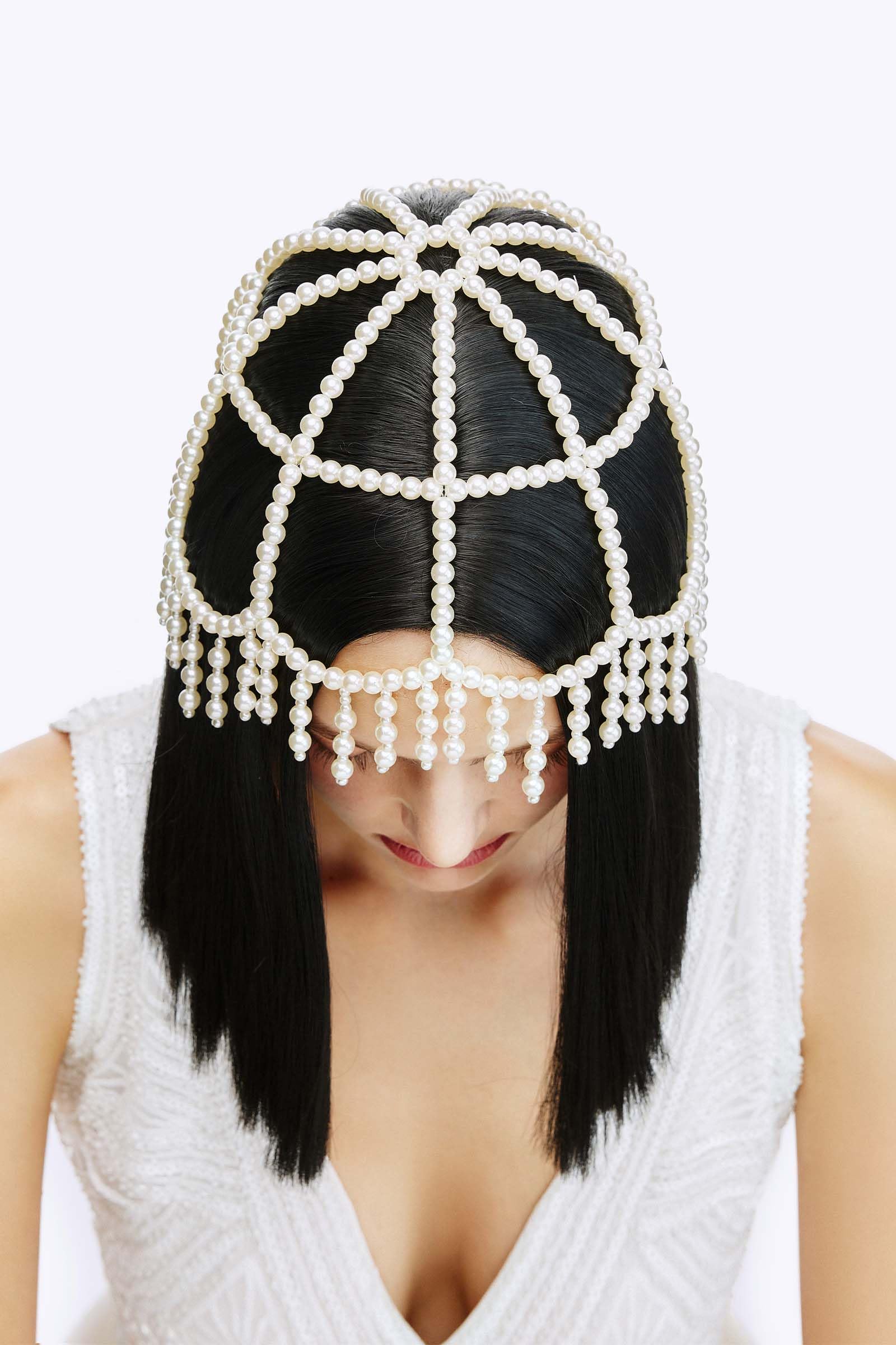 Amazon.com: BABEYOND 1920s Pearl Flapper Cap Headpiece  display picture 1
