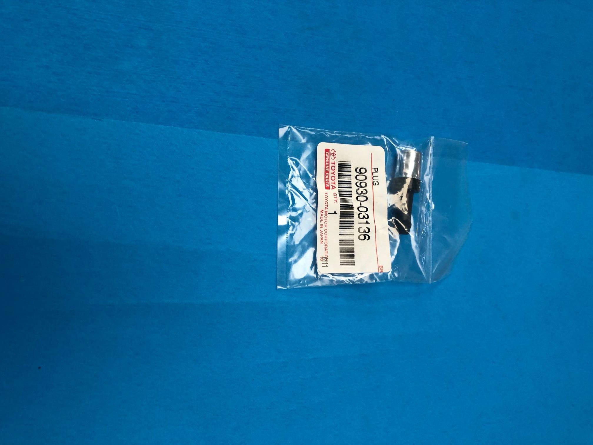 のり Amazon.com: Toyota Breather Plug - 90930-03136 : Automotive