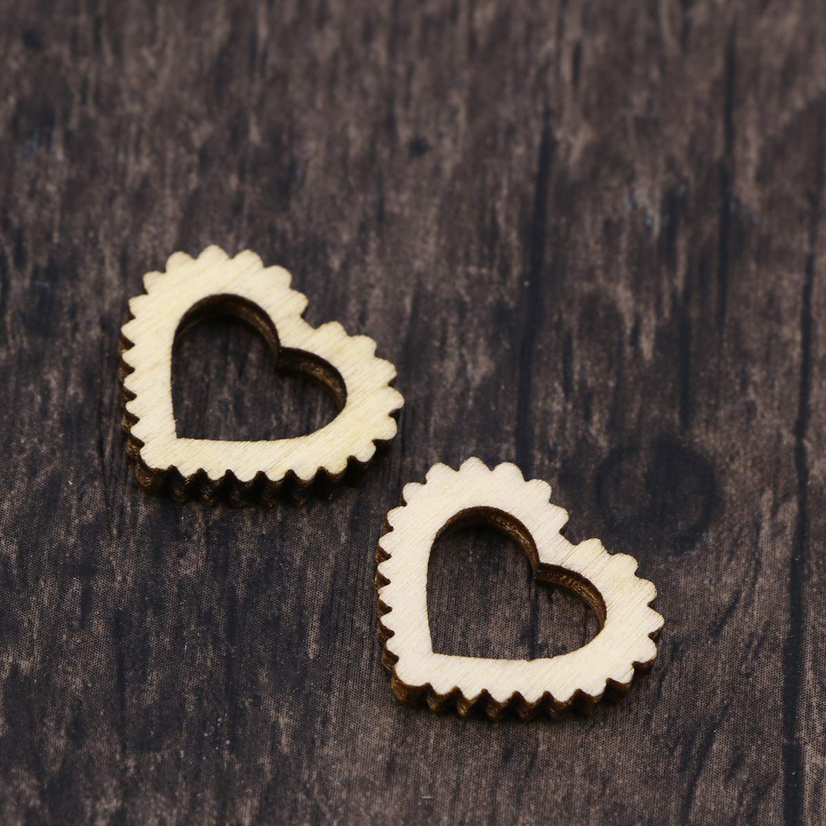 DRERIO Kleine houten hartjes, 500 stuks, voor knutselen, bruiloftsdecoratie, houten schijven, decoratie om te knutselen, gemengde maten, houten hartjes, schijven voor Kerstmis, tafeldecoratie, fotolijsten, decoratie, doe-het-zelf handwerk