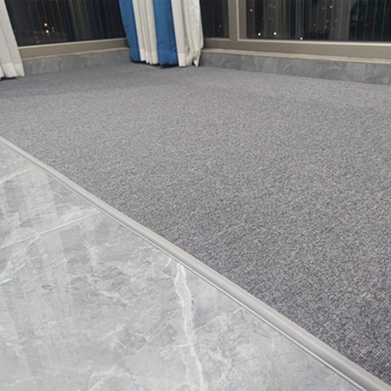 Barre de Seuil Bordure De Moquette, Bande De Transition De Sol en PVC Flexible Auto-adhésive, pour Les Transitions De Seuil d'une Hauteur Inférieure À 10 Mm, Gris