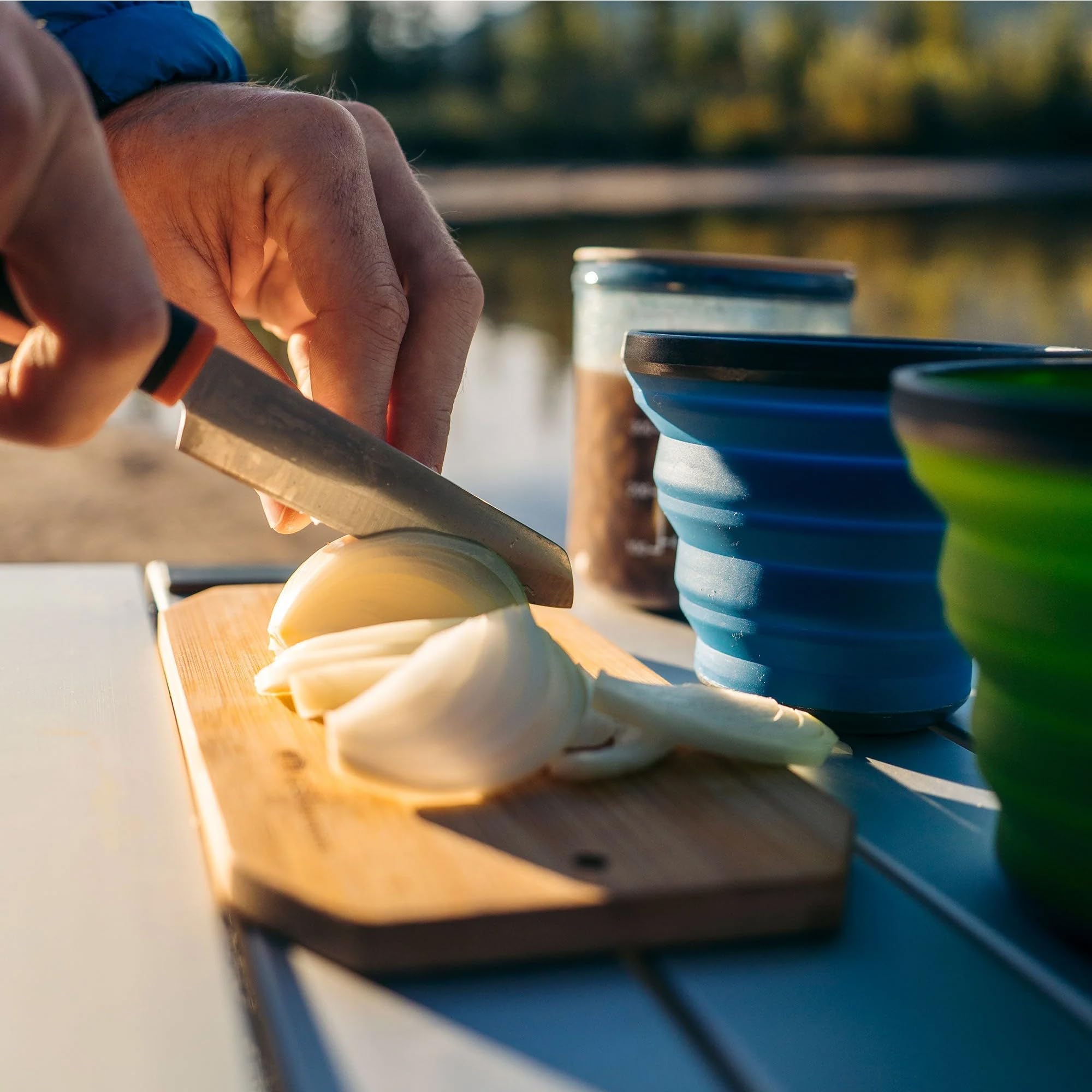 GSI Outdoors Santoku Prep Set 46001 – kompaktowy nóż 10 cm z bambusową deską do krojenia, pochwą i torbą do przechowywania