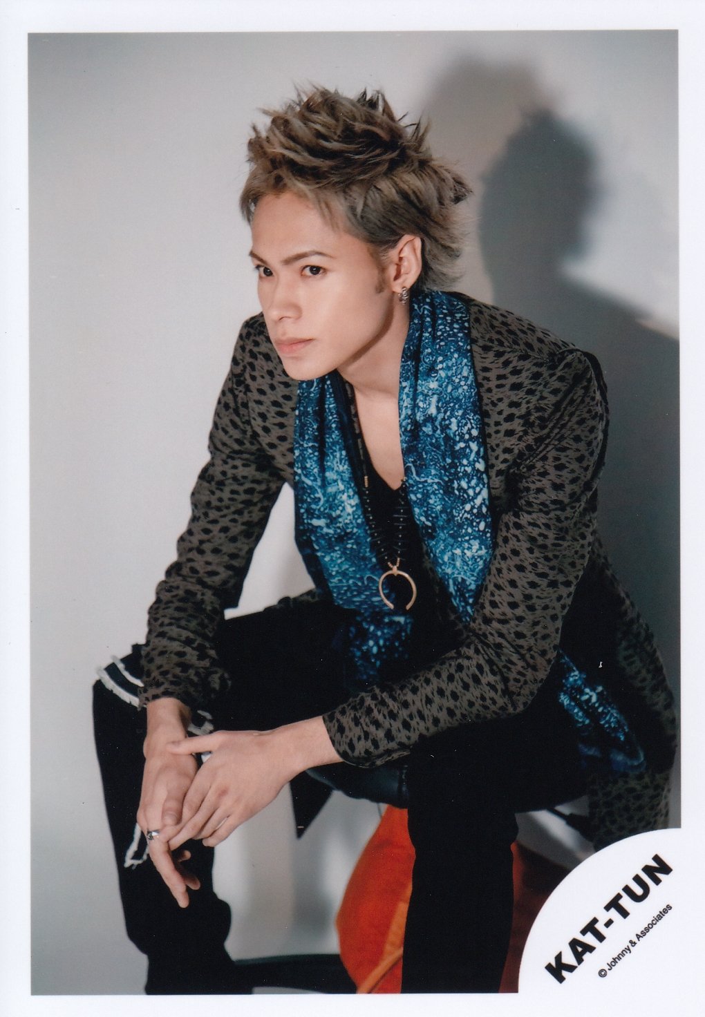 Amazon.co.jp: KAT-TUN 公式生写真 （上田竜也）KA00094 : Toys & Games