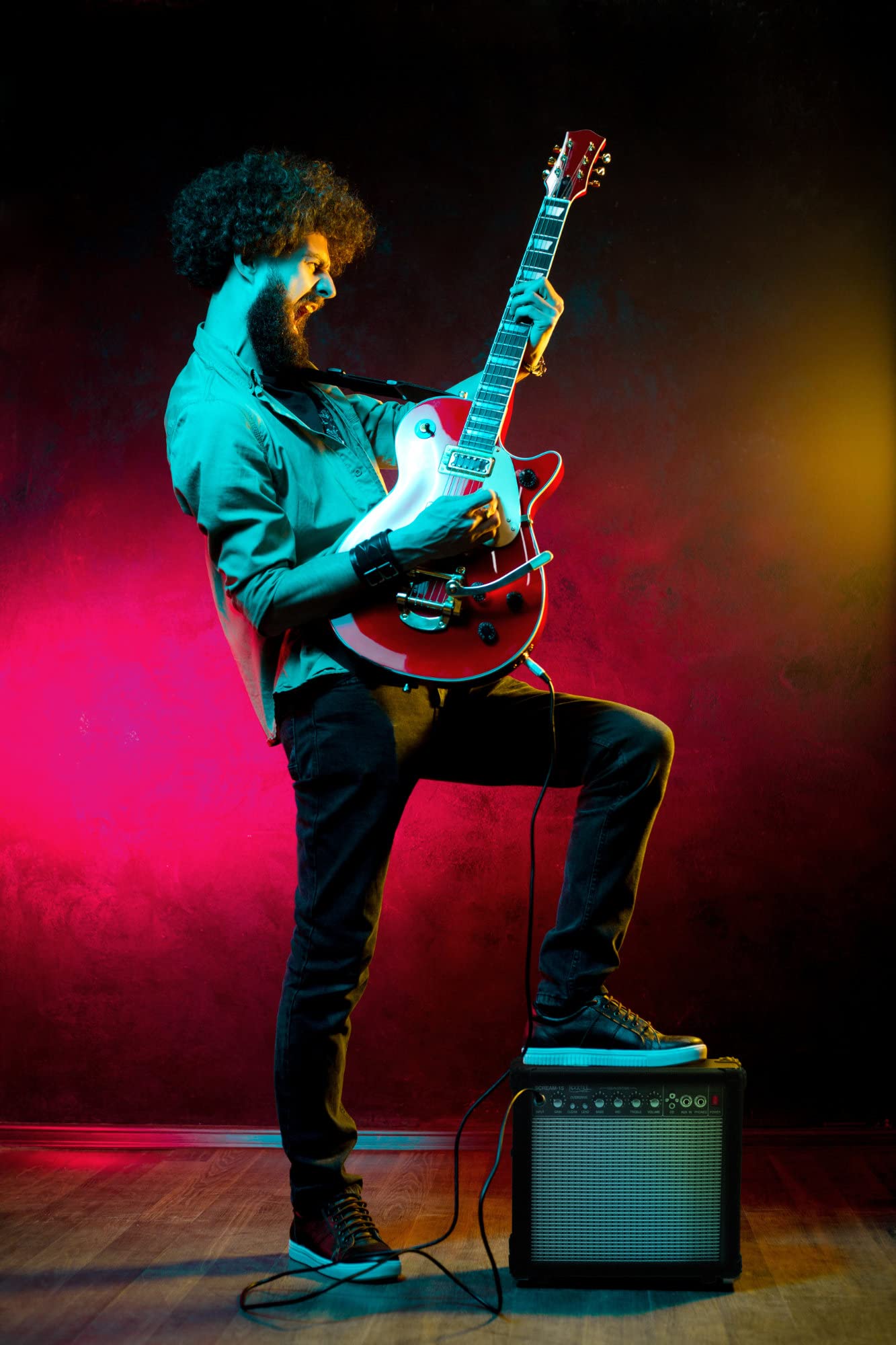 Rocktile Scream 15 Amplificatore per chitarra Mini combo 15 watt 2 canali AUX equalizzatore 3 bande cuffie