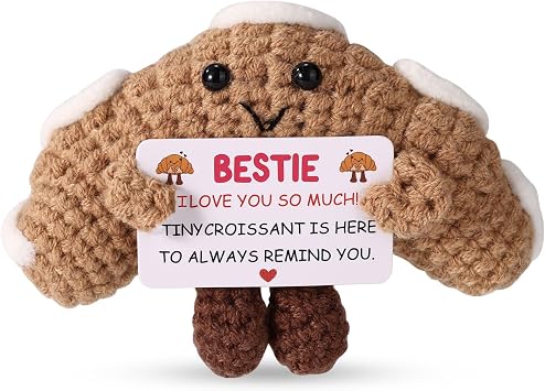 TOYMIS Positive Knitted Croissant, Handmade Crochet Croissant Bread Food Crocheted with Inspirational Friendship Card Emotional Plush Positive Support Doll for Best Friends Women Girls