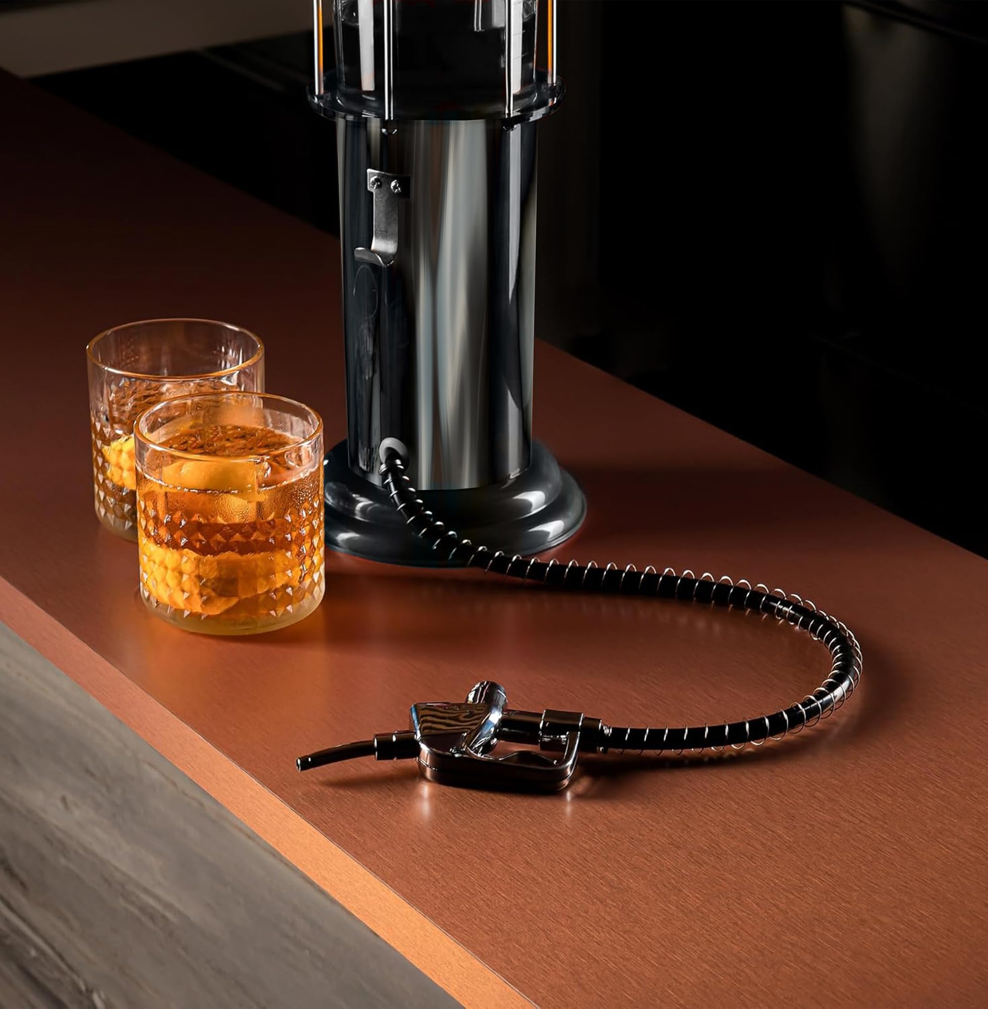 Dispensador de licor para bar en el hogar | Decantador de licor de plástico cromado estilo vintage de 30 onzas líquidas para decoración de cuevas de hombre, dispensador de bebidas para whisky 3