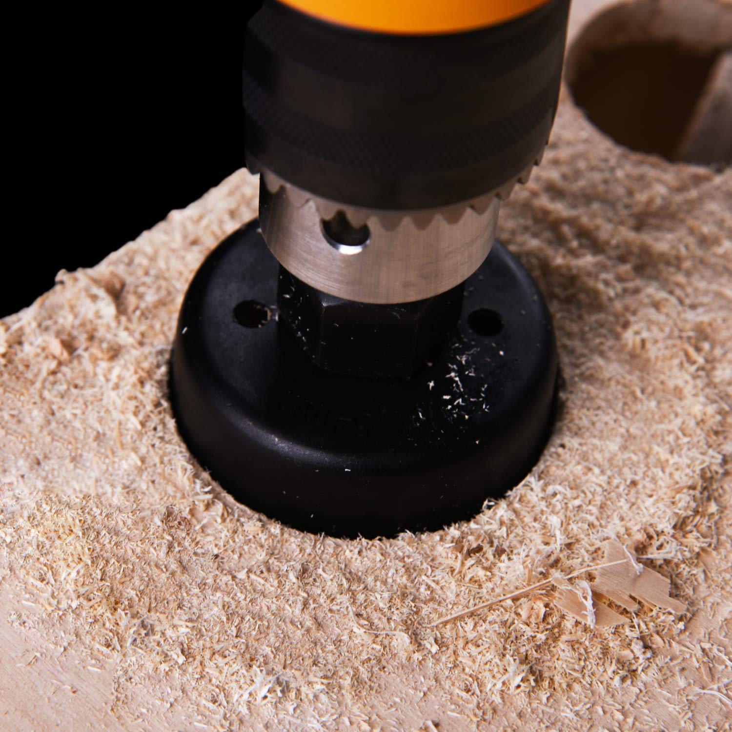SUNGATOR Hole Saw Kit, 7-Piece Circle Hole Cutter with 4 Pcs Saw Blades in 1-1/4", 1-1/2", 2", and 2-1/8" Inch, 1 Mandrel, 1 Drill Bit, Carbon Steel Circle Cutter for Wood, Plastic, PVC and Drywall