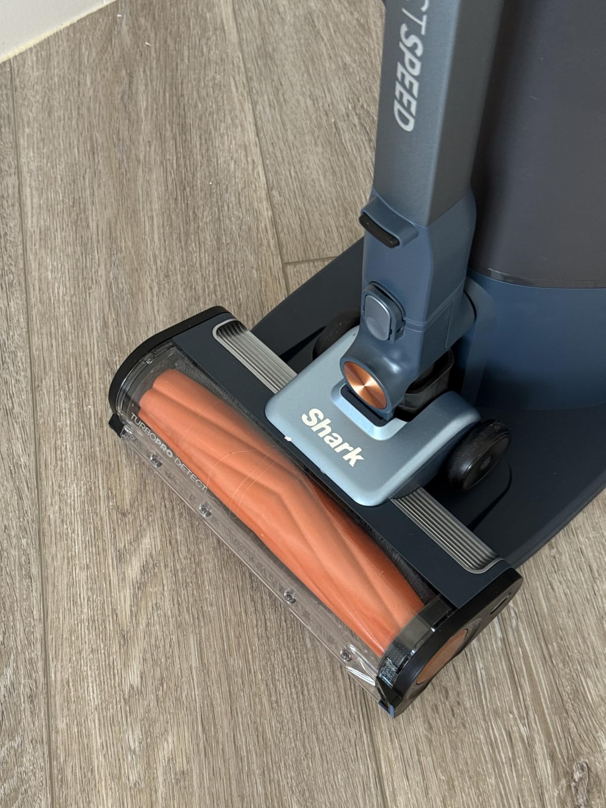 Lightweight, powerful, self emptying and easy to use