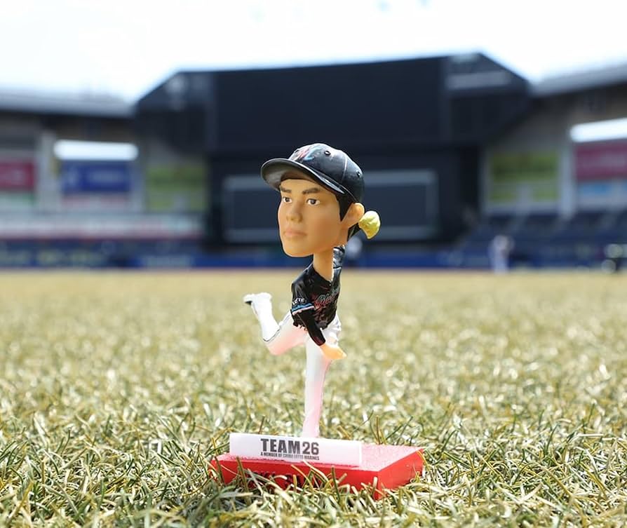 Amazon.co.jp: 佐々木朗希 ボブルヘッド ドール フィギュア