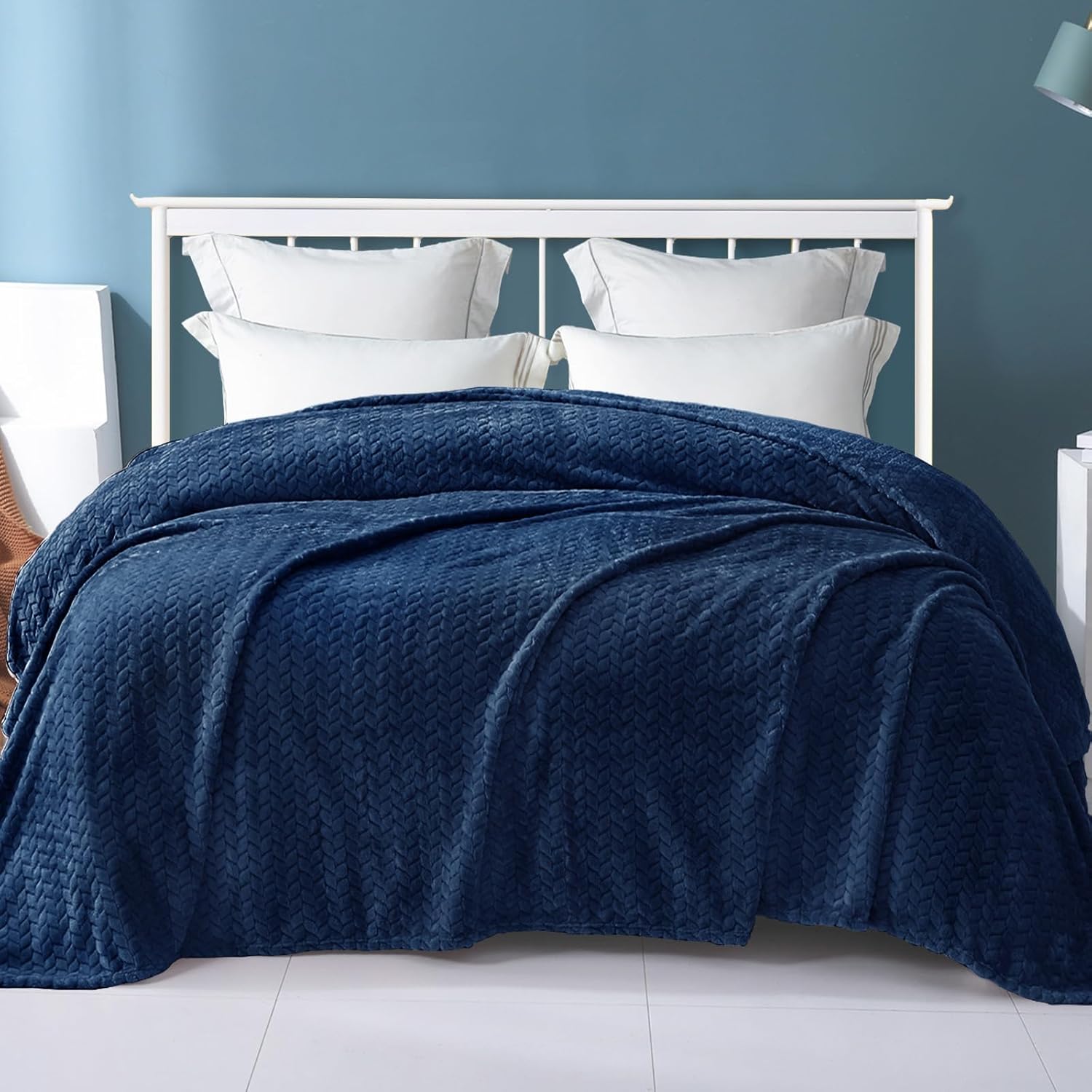 Exclusivo Mezcla Fleece King Size Blanket for Bed, 90x104 Inches Soft Cozy Jacquard Flannel Blankets, Lightweight Fuzzy Plush Warm for Women, Navy Blue - Image 2