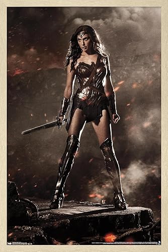 Miniatura 6 de Trends International DC Comics Movie-Batman v Superman-Wonder Woman Wall, 22.375 x 34 pulgadas, paquete de póster y clip premium Paquete de póster