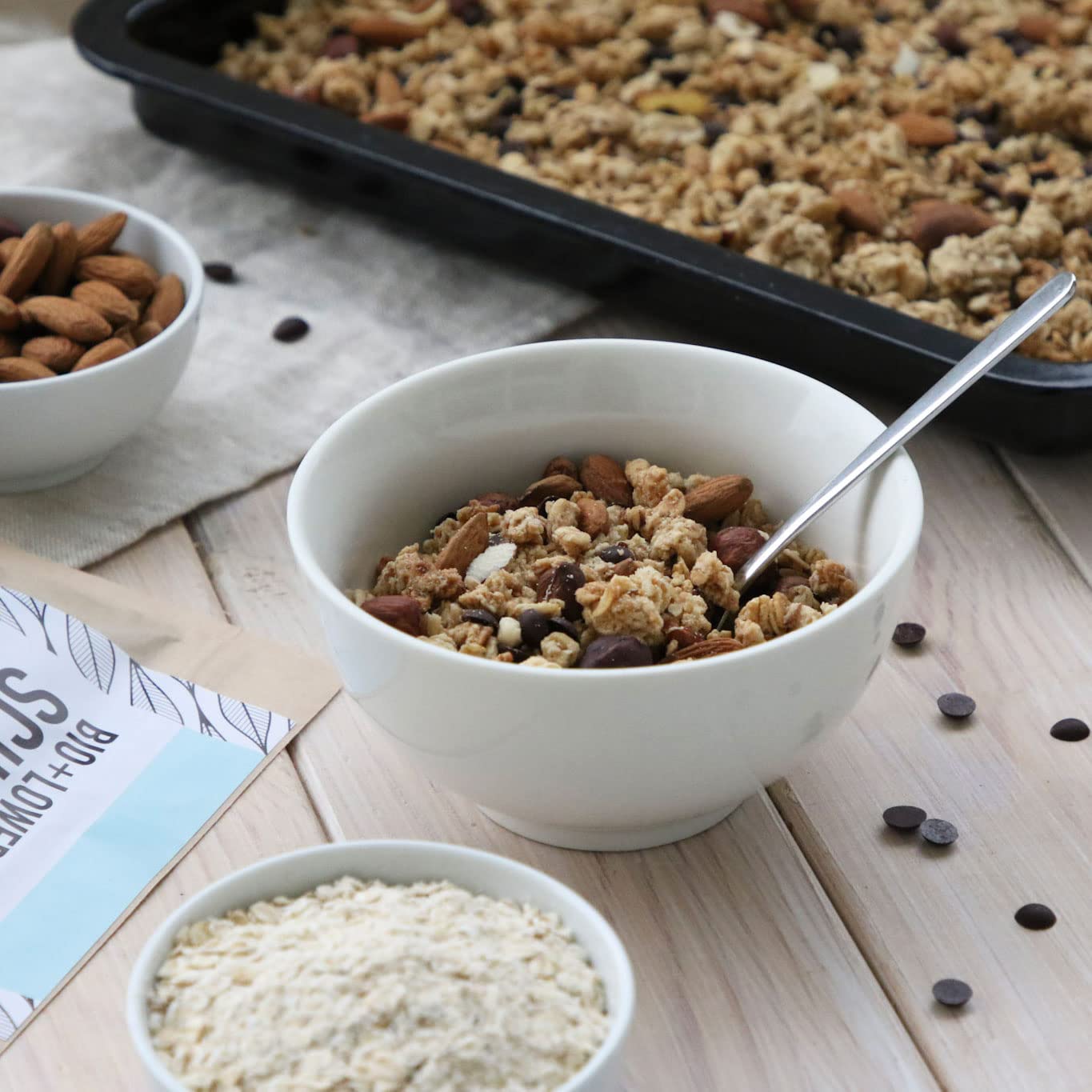Bio Lower-Carb Schokodrops 600g | Gesüßt mit Erythrit ohne Zucker-Zusatz*, Vegan, zum Naschen, Backen - Zuckerfrei Optimal für Low-Carb, Kohlenhydratereduziert, Keto Ernährung (600 g)
