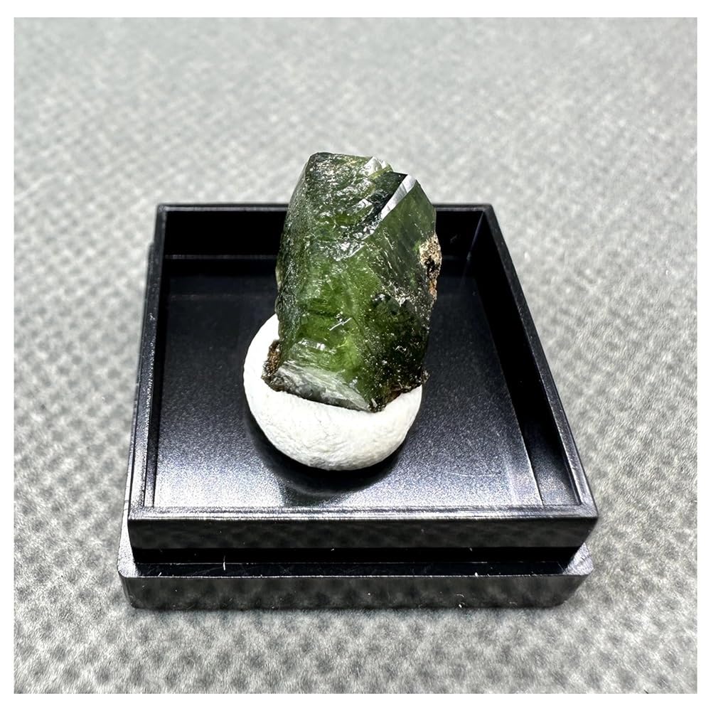 Pierre de cristal naturel pour salon et cristaux de quartz de sérénité en boîte