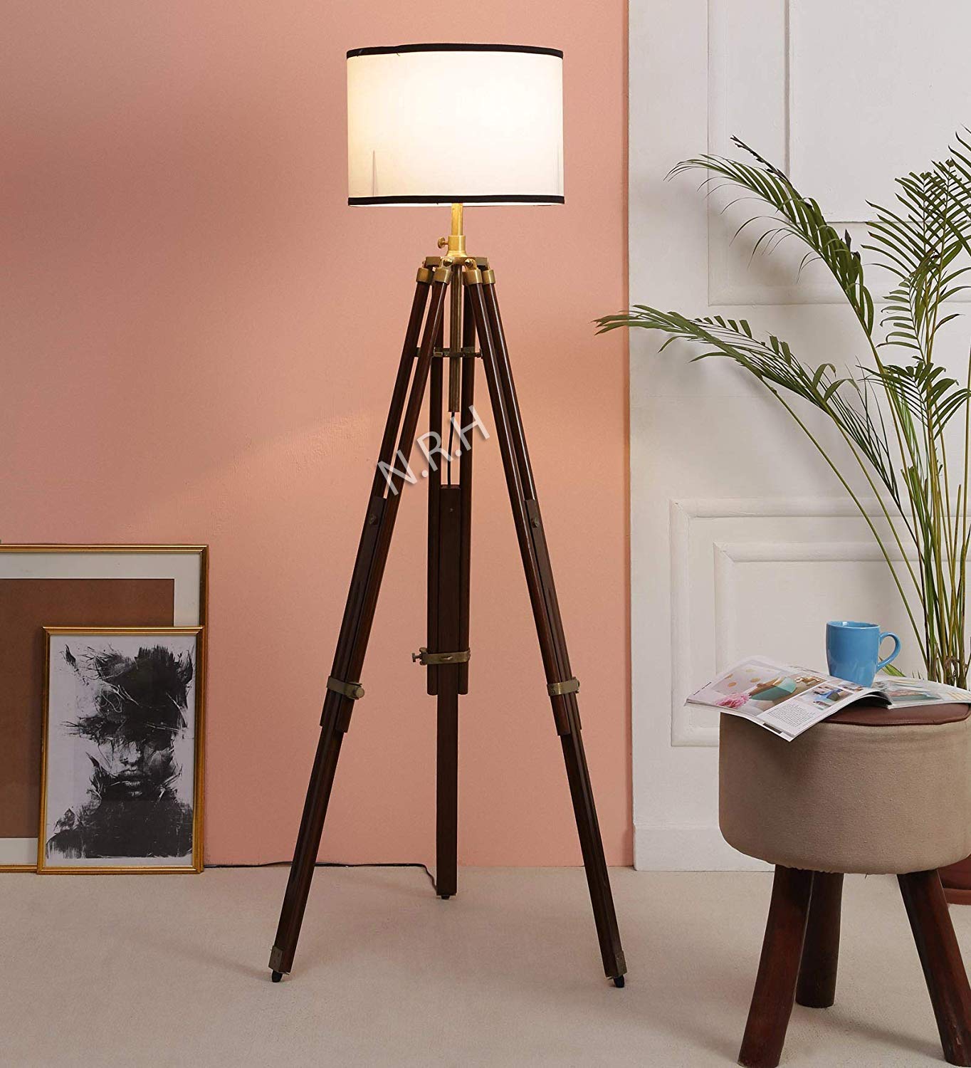 Lampada Da Terra A Treppiede Stile Nautico – Design Moderno In Legno Nero E Metallo – Altezza 127 Cm (50 Pollici) – Struttura In Legno/alluminio/acciaio – Paralume Non Incluso – Per Ufficio E Casa
