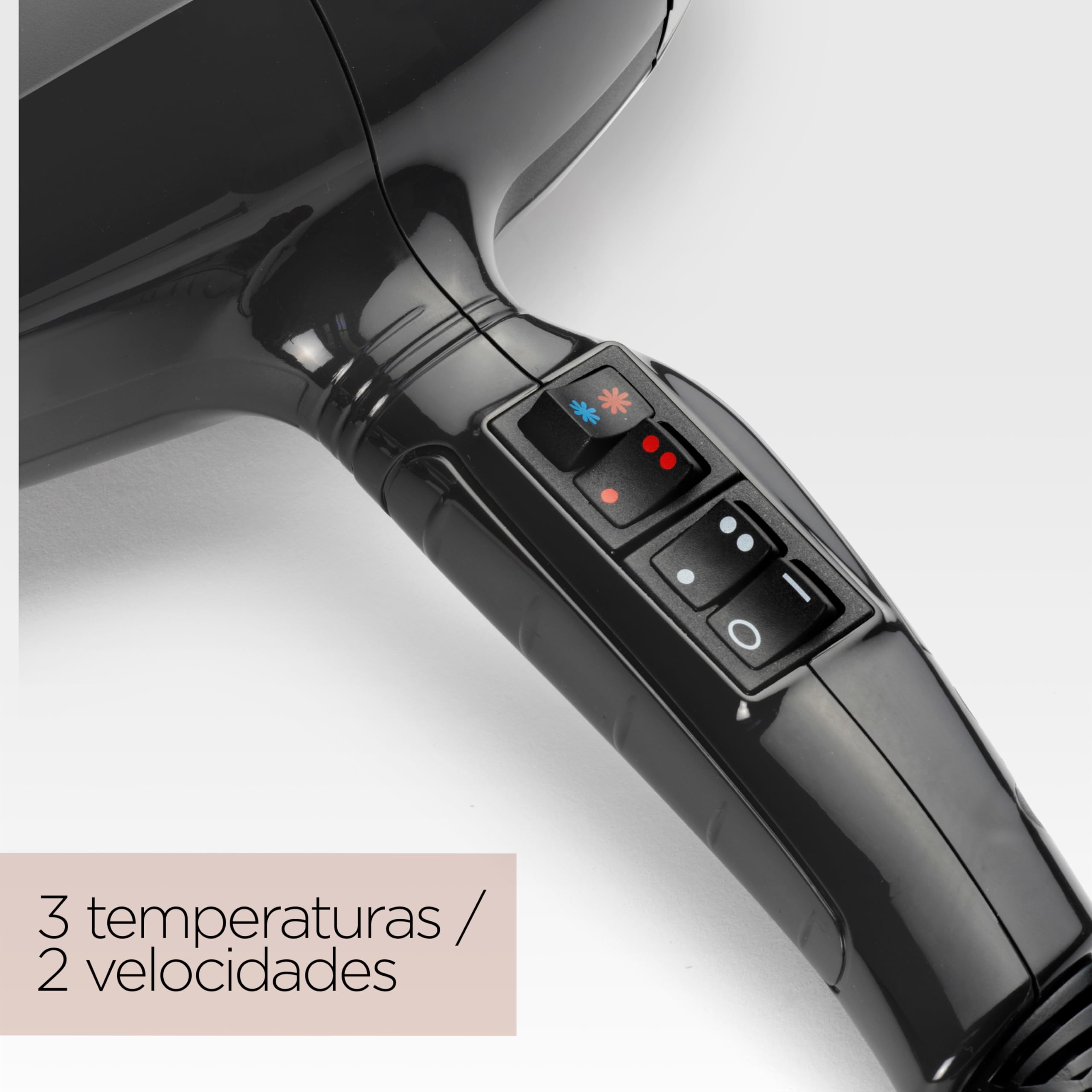 BaByliss Secador de pelo Italian Air Pro con Difusor - Motor AC Profesional, Alta potencia 2200 W, Tecnología iónica antiencrespamiento, 2 temperaturas y 2 velocidades, Made In Italy, Negro, 6719DE