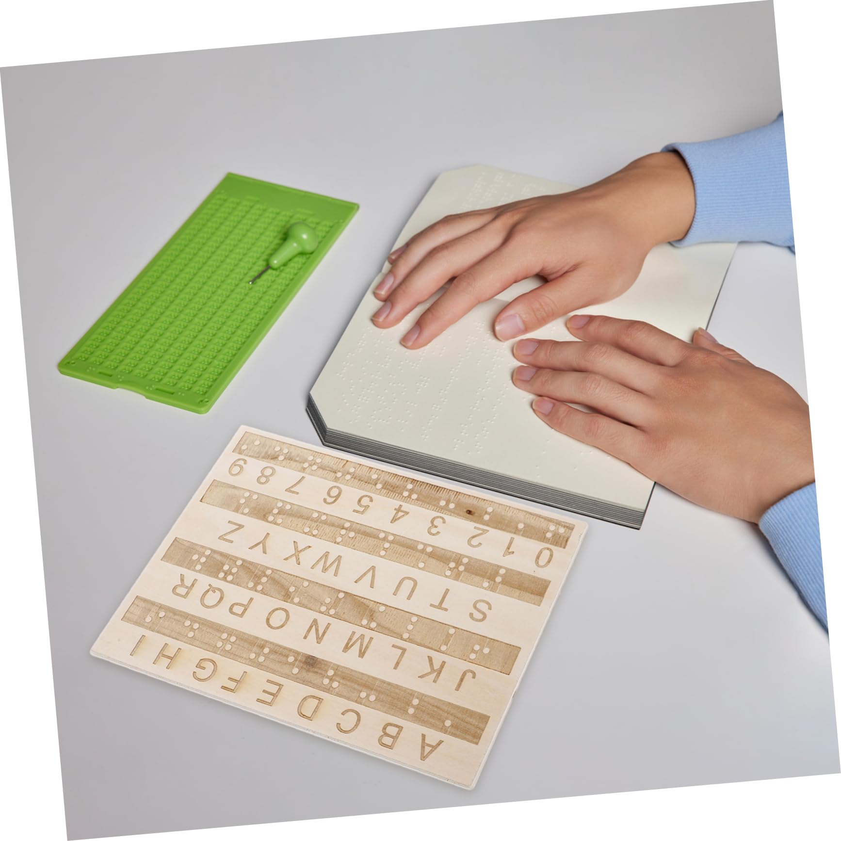 SOIMISS Tabellone Alfabeto Braille in Legno per Ragazzo Ragazza e Adulti, Strumento Educativo Tattile per Apprendimento Braille, Gioco Didattico Montessori per Principianti