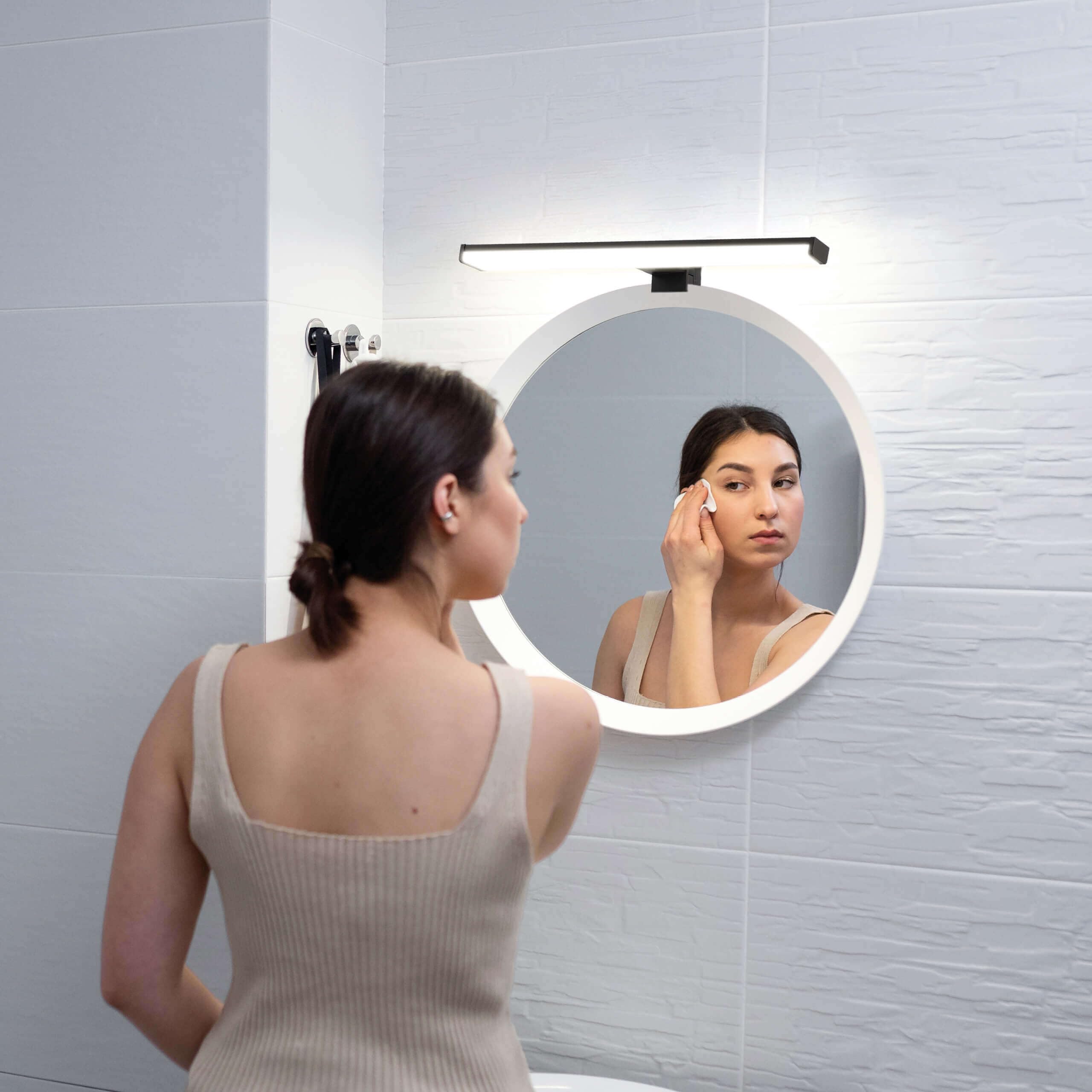 LED Universum - moderne LED Spiegelleuchte Monica 2-er Set 40cm schwarz eckig 7,4W 900lm 4000K IP44 für Badezimmer, Spiegel oder als Bilderleuchte, Steck- Klemm- Wandmontage