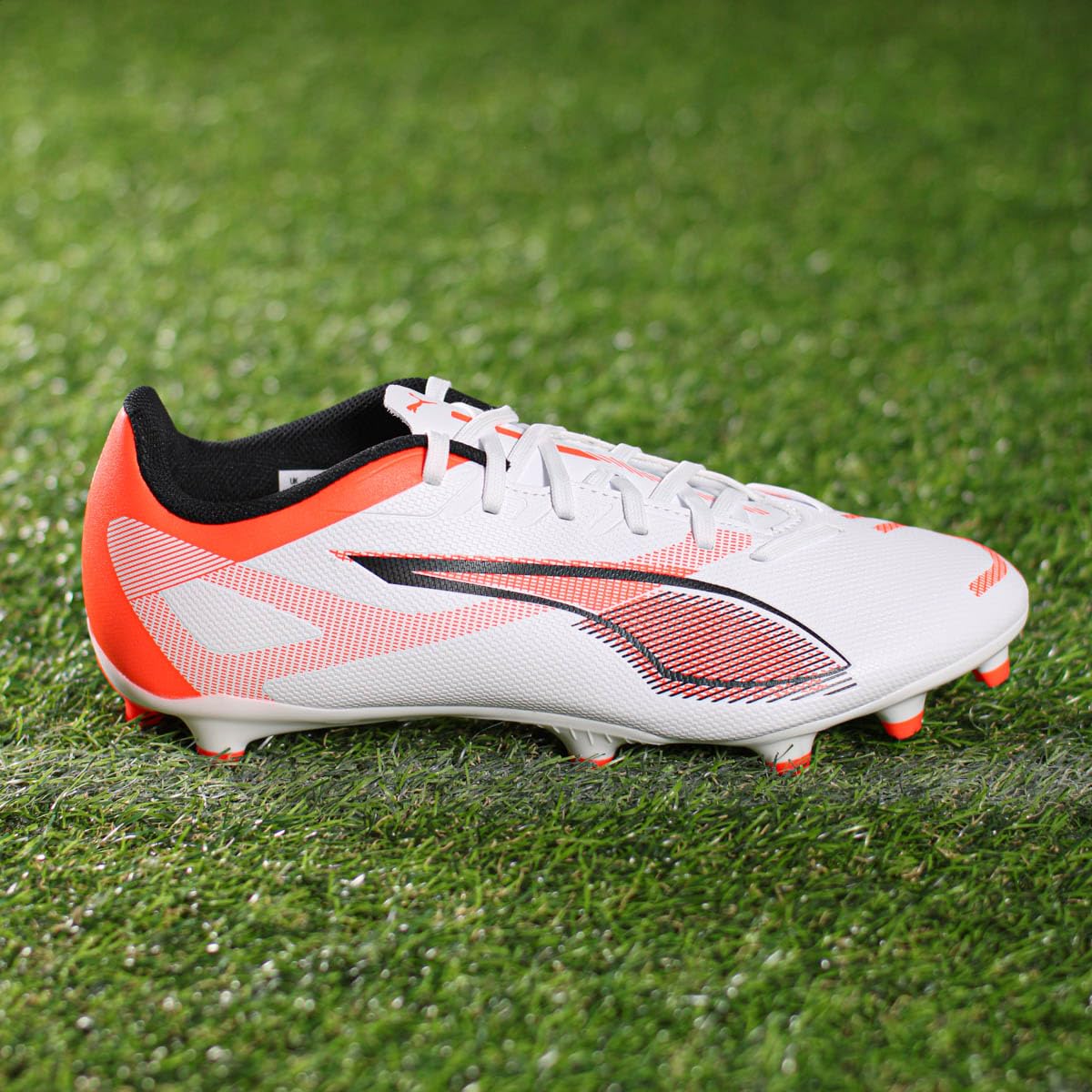 PUMA Ultra 5 Play Fg/Ag Chaussure de football Mixte