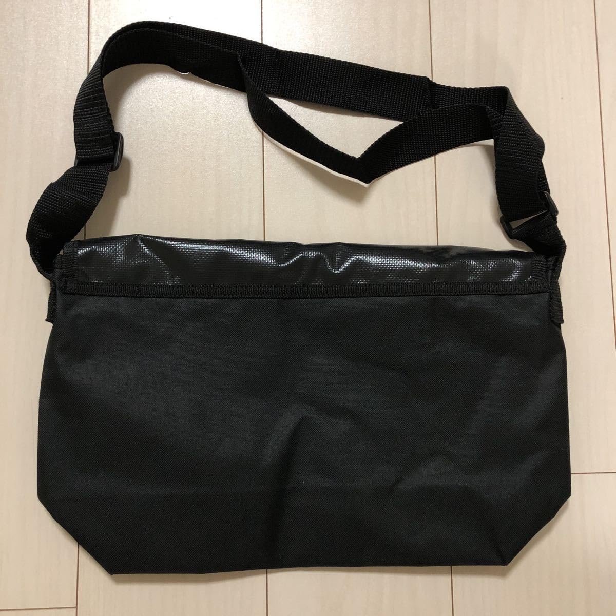 Amazon.co.jp: 読売ジャイアンツ メッセンジャーバッグ CLUB GIANTS 