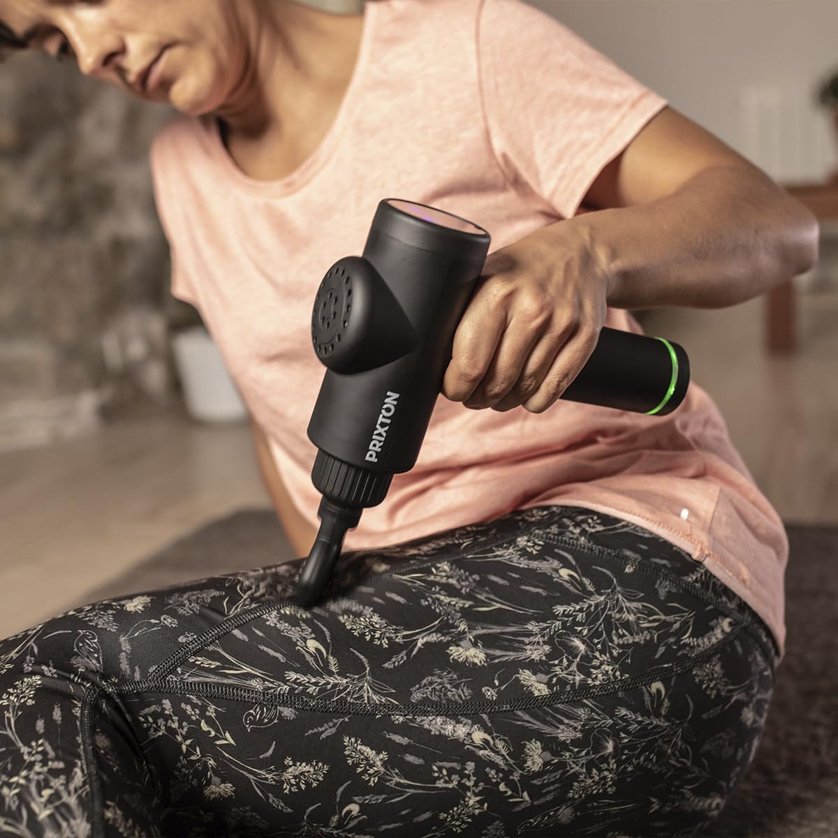 PRIXTON Pistola Masajeadora Xtreme MGF200 para Masaje Muscular Fitness y Terapia Física, 30 Velocidades, 6 Cabezales, 3300 rpm, Potencia 45W, Diseño Inalámbrico y Ligero, Funda y Maletín Incluido