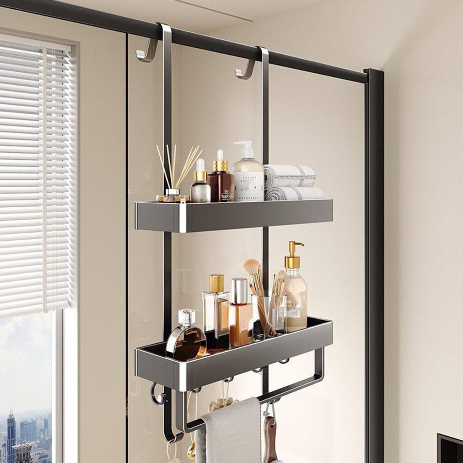 Organizzatore da Appendere alla Porta con 2 cestini portaoggetti e 5 Ganci, da posizionare Dietro la Porta del Bagno o della dispensa.